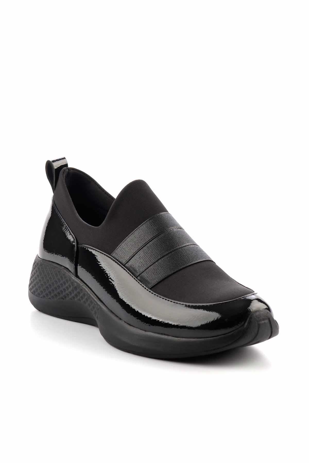 Siyah Kırışık  Kadın Casual Ayakkabı K01724103308
