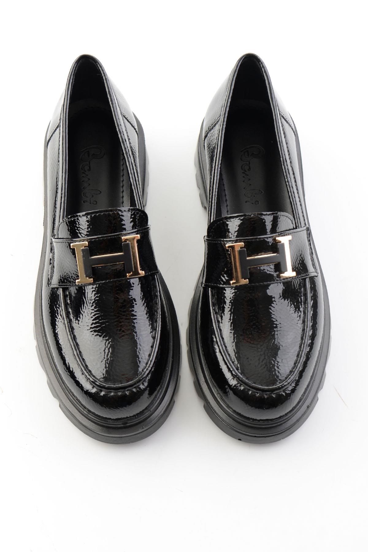 Siyah Kırışık Rugan  Kadın Loafer Ayakkabı K01997011312