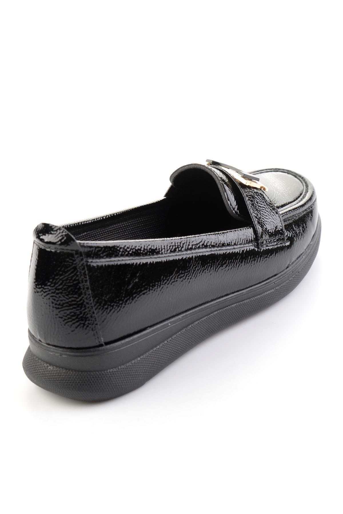 Siyah Kırışık Rugan  Kadın Loafer Ayakkabı K01536105912