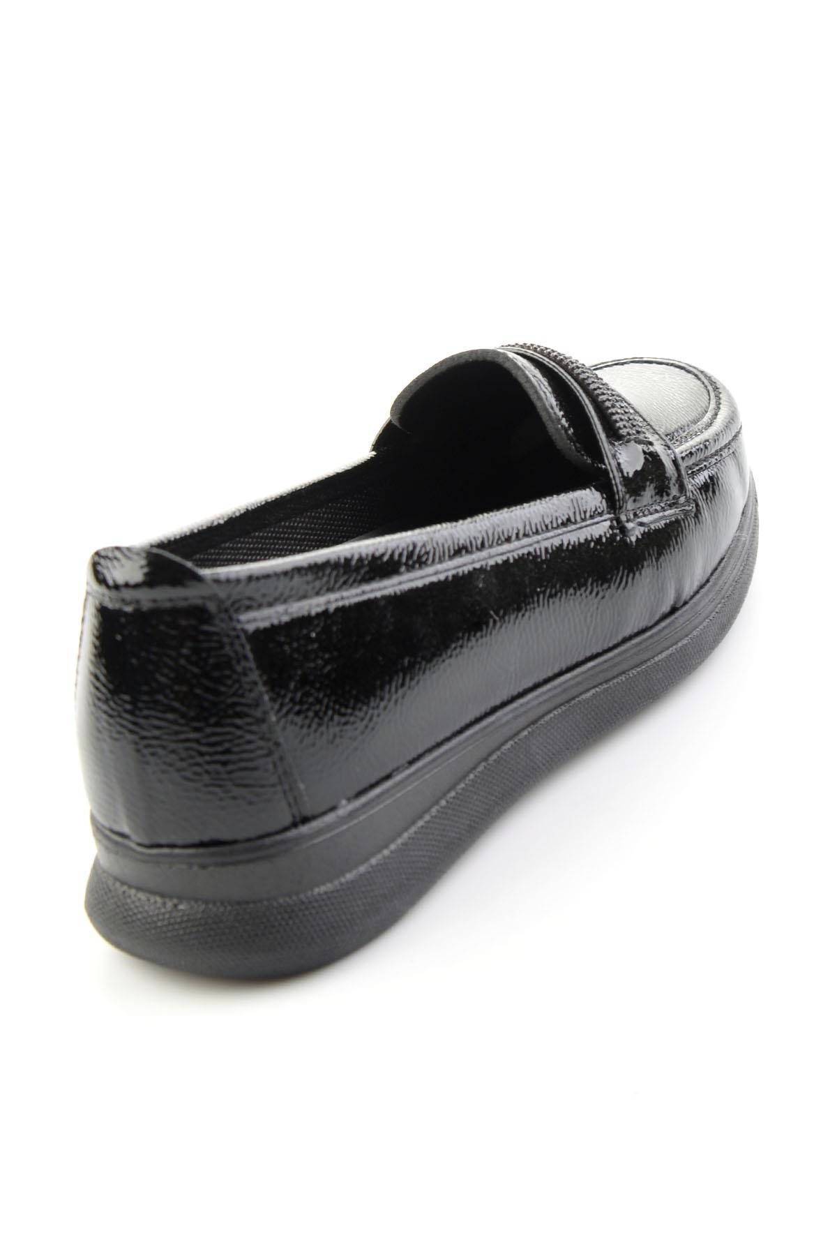 Siyah Kırışık Rugan  Kadın Loafer Ayakkabı K01536105812