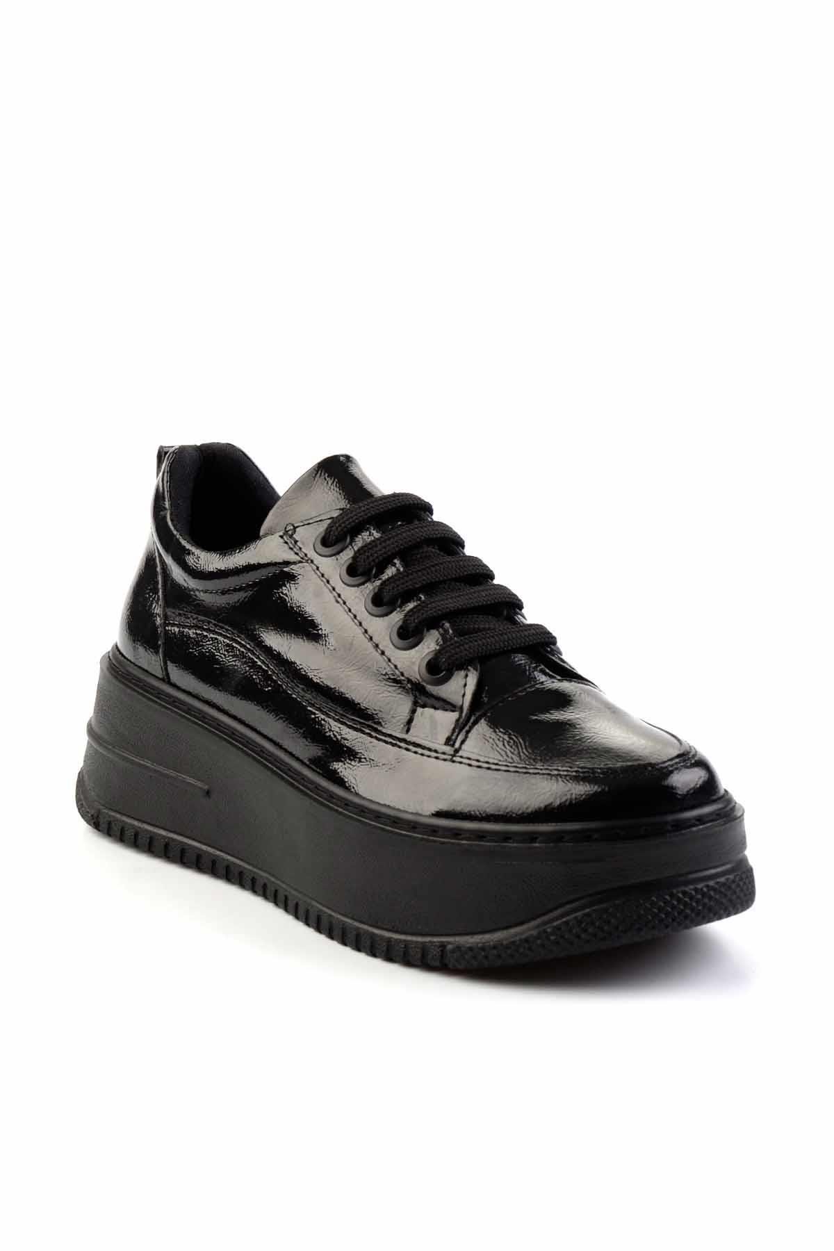 Siyah Rugan  Kadın Sneaker K01924041508