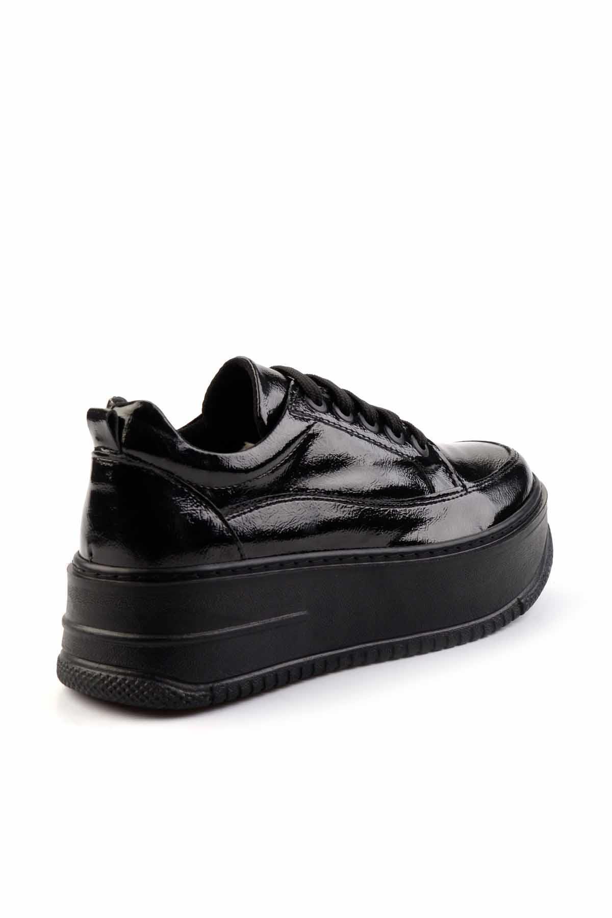 Siyah Rugan  Kadın Sneaker K01924041508