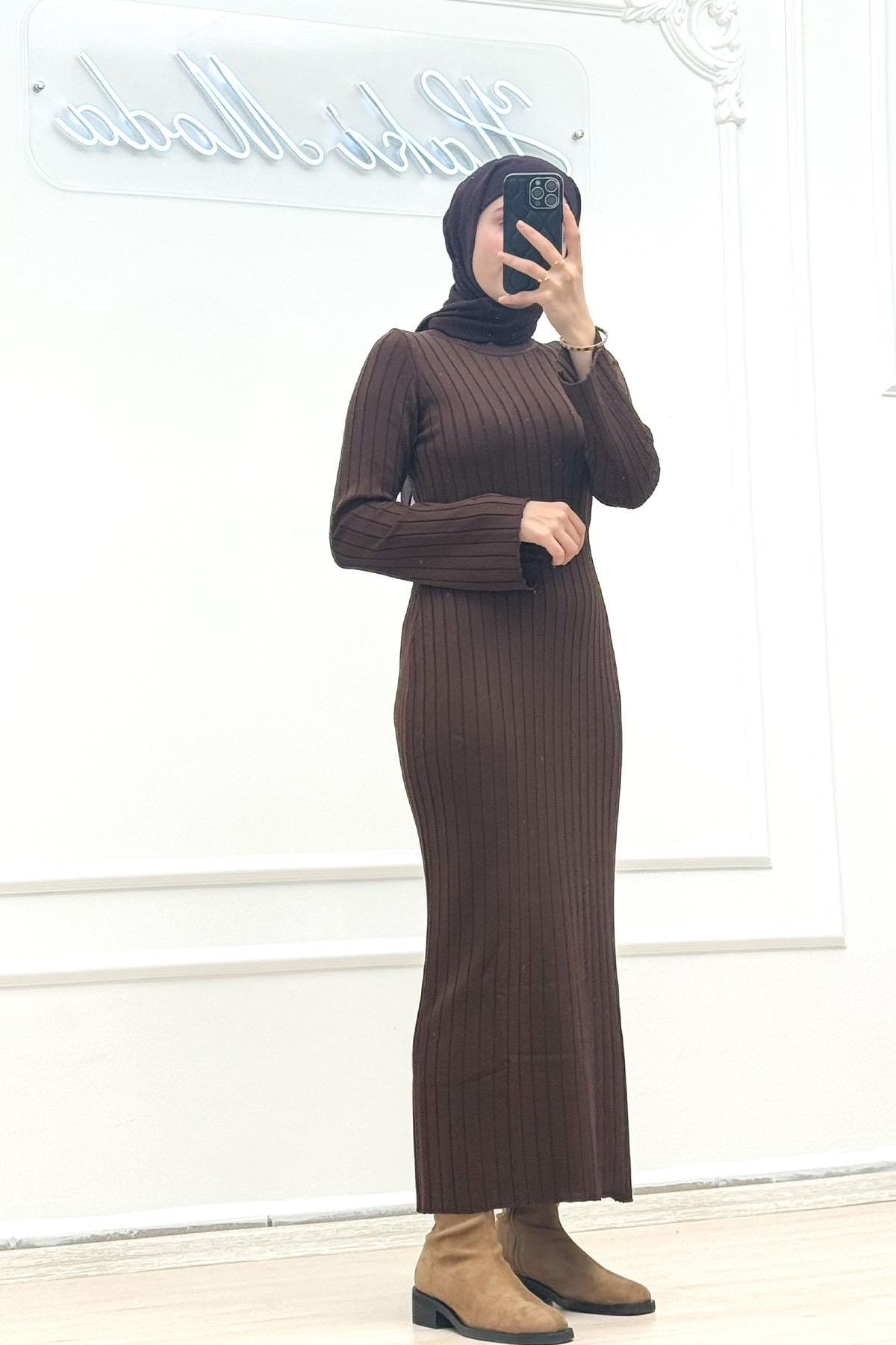 Bisiklet Yaka Acı Kahve Triko ElbiseHM3130