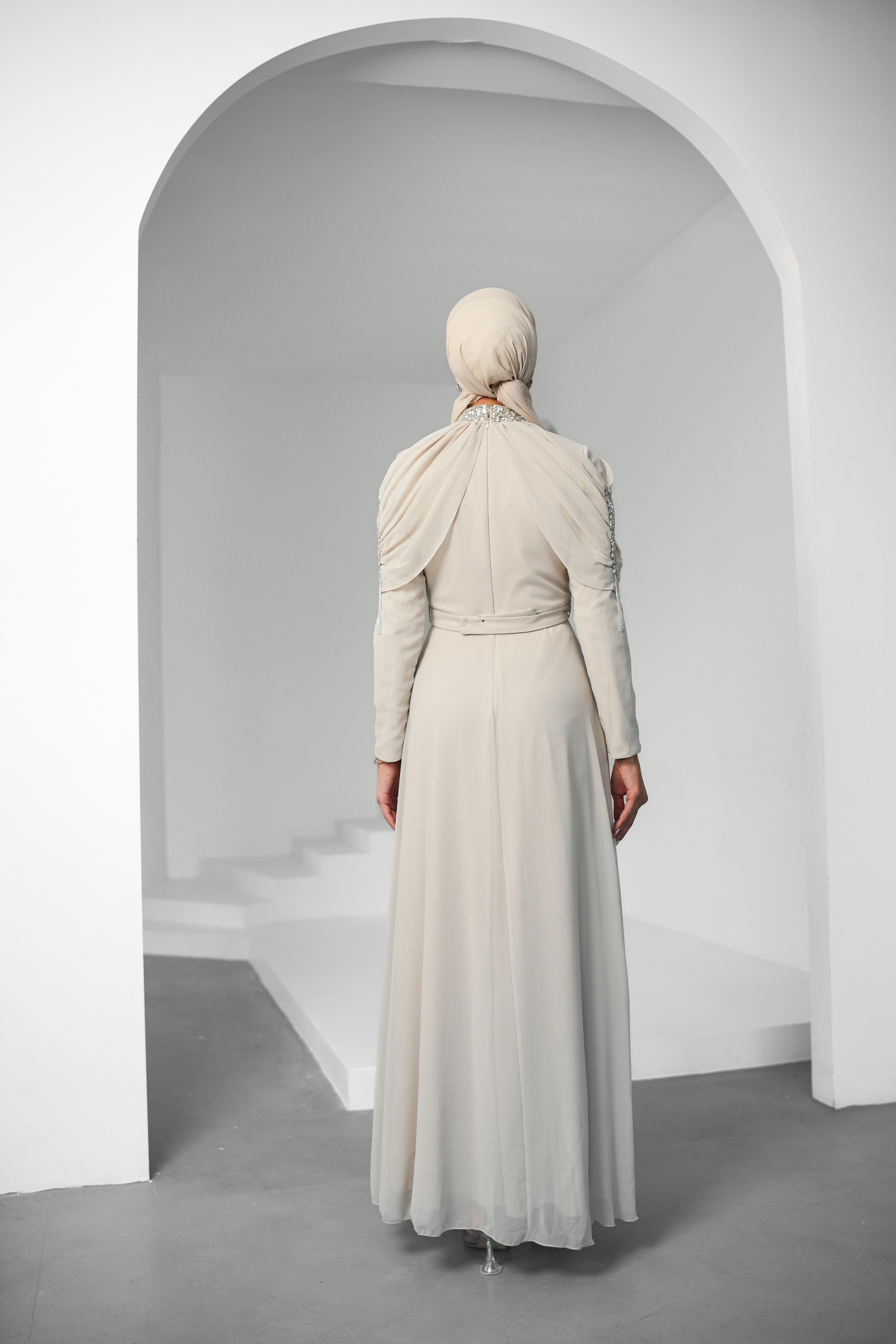 Canfes Şifon Bej Tesettür AbiyeLP6340