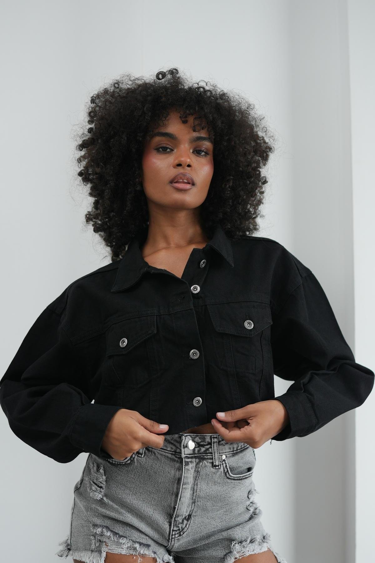 Düğmeli Crop Siyah Denim CeketHM1328