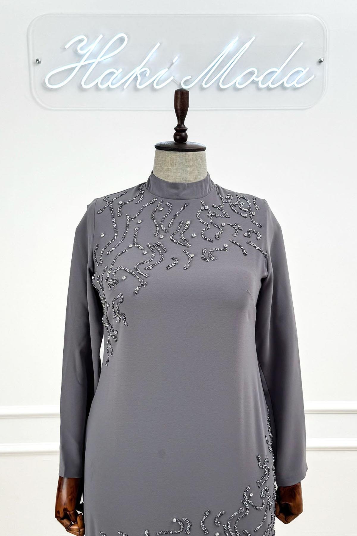 Feryal Adriana Gri Krep Tesettür AbiyeLP6302