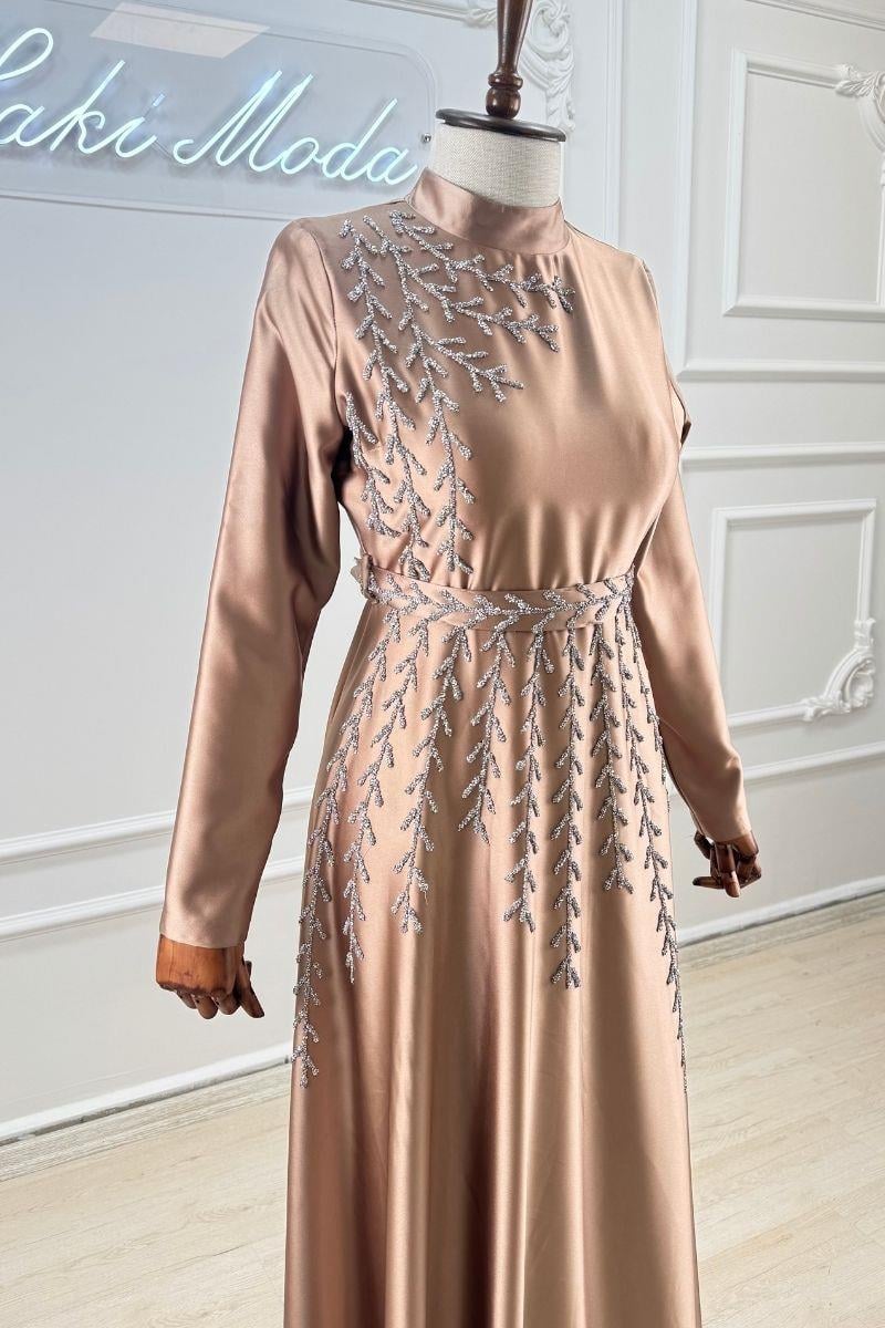 İşlemeli Saten Tesettür AbiyeLP6132