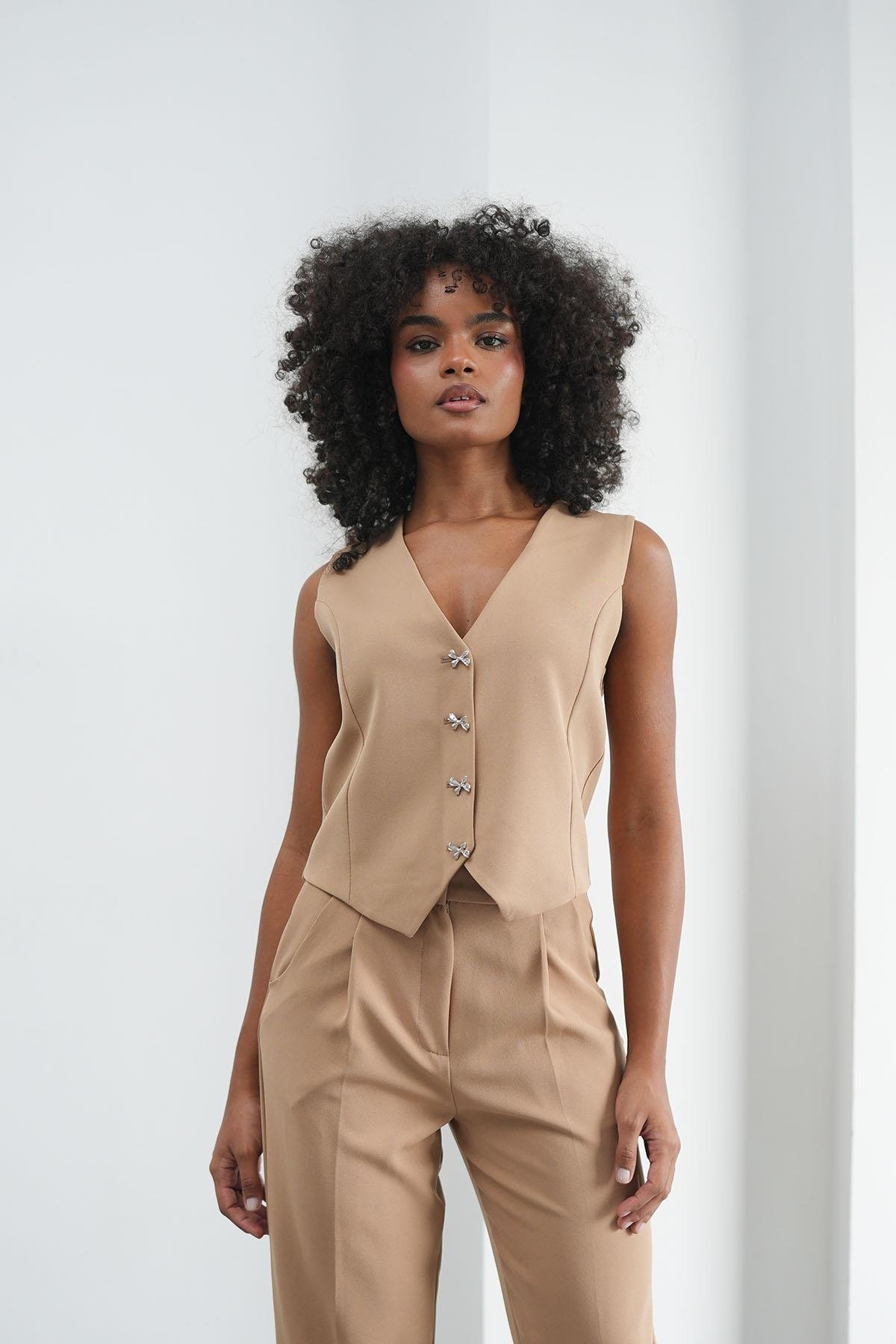 Kelebek Düğmeli Camel YelekHM1336