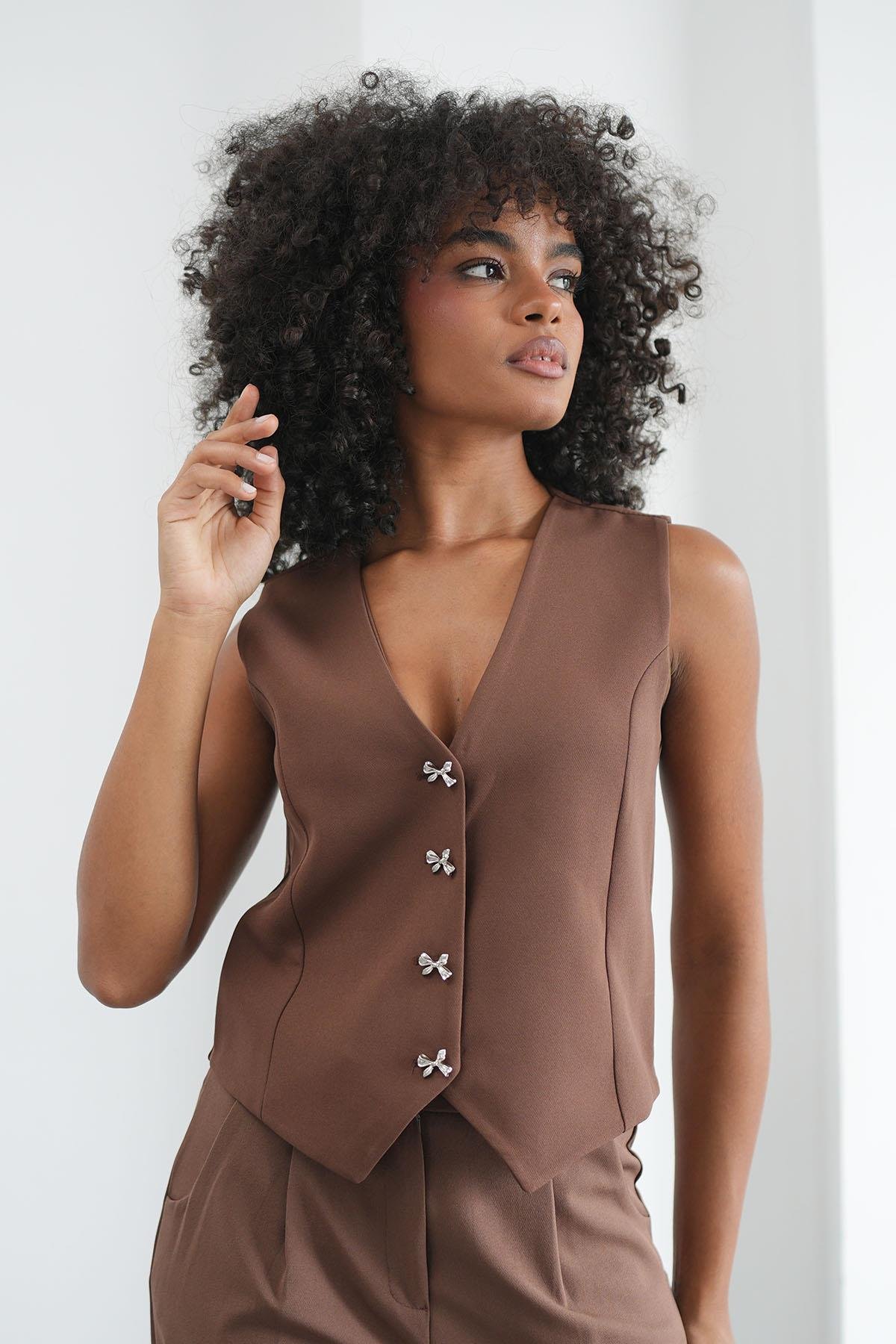 Kelebek Düğmeli Kahverengi YelekHM1336