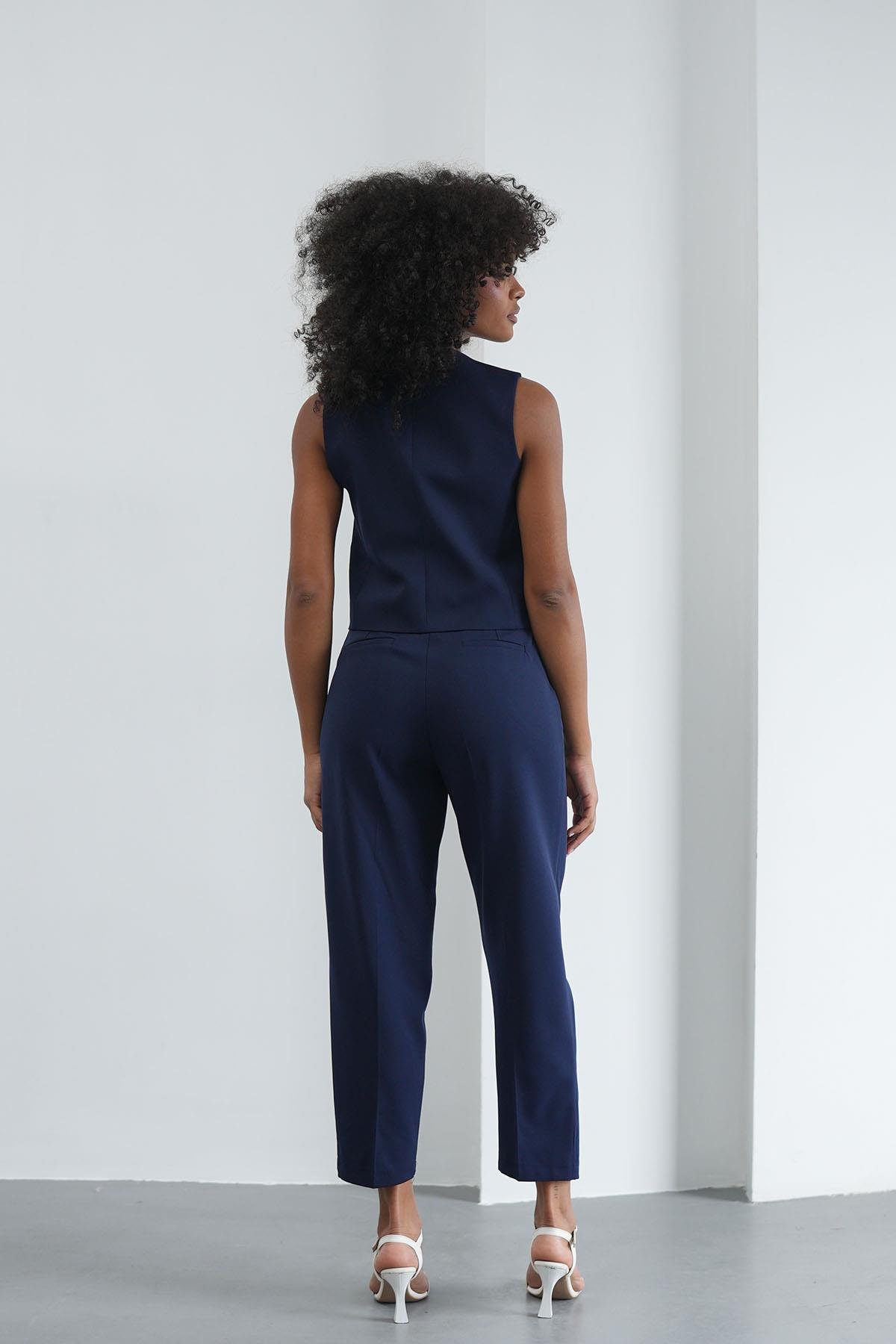 Kelebek Düğmeli Lacivert Yelek HM1336