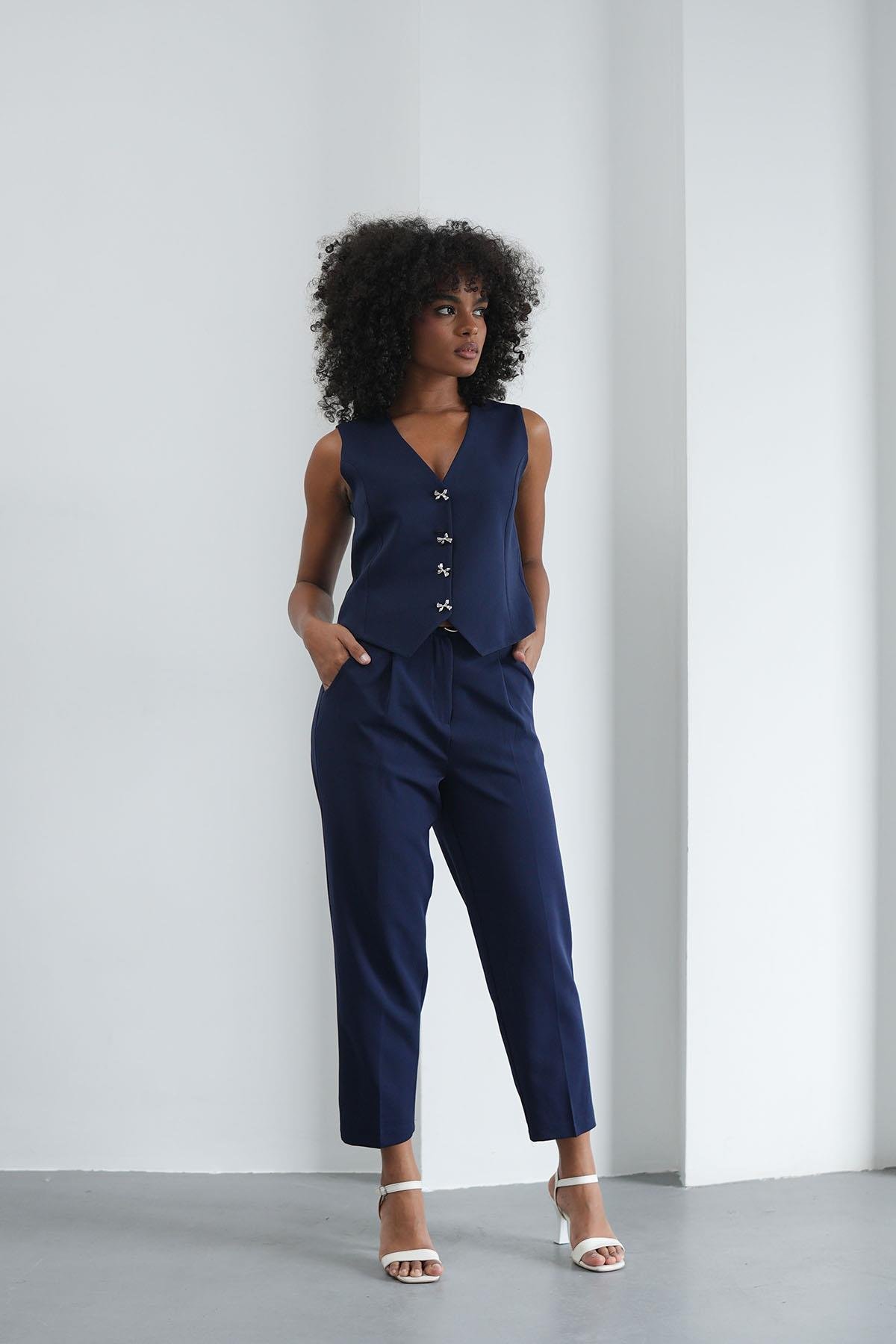 Kelebek Düğmeli Lacivert Yelek HM1336