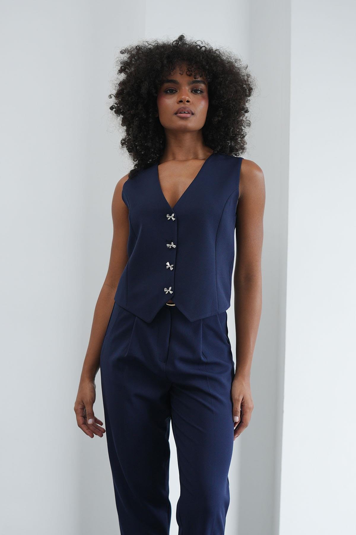 Kelebek Düğmeli Lacivert Yelek HM1336