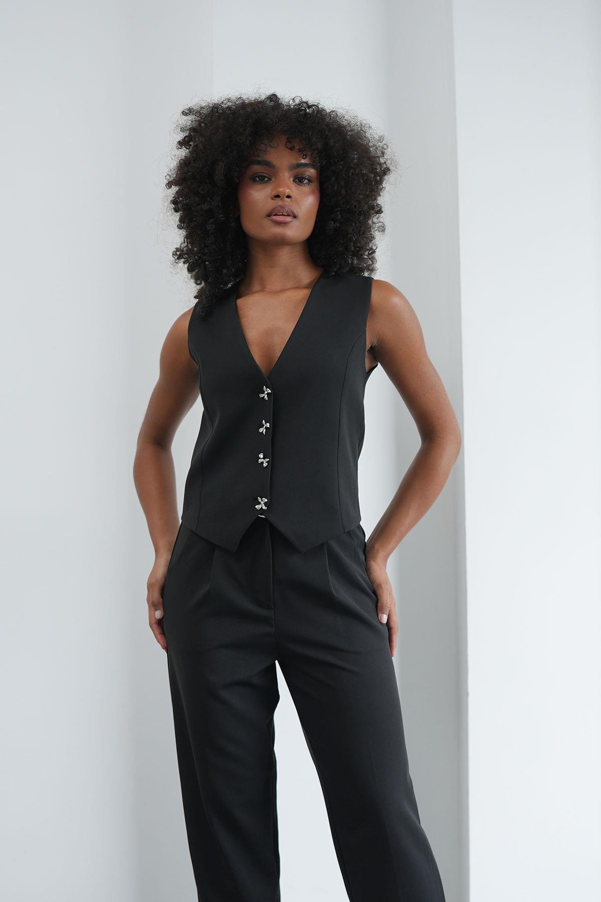 Kelebek Düğmeli Siyah YelekHM1336