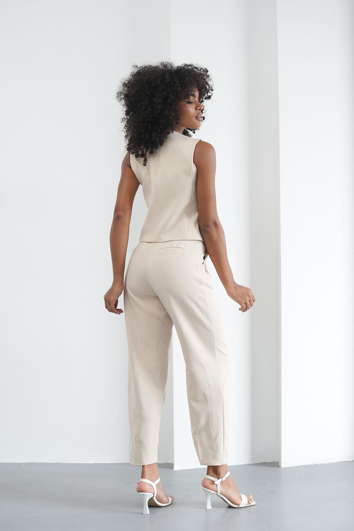 Kelebek Düğmeli Taş YelekHM1336