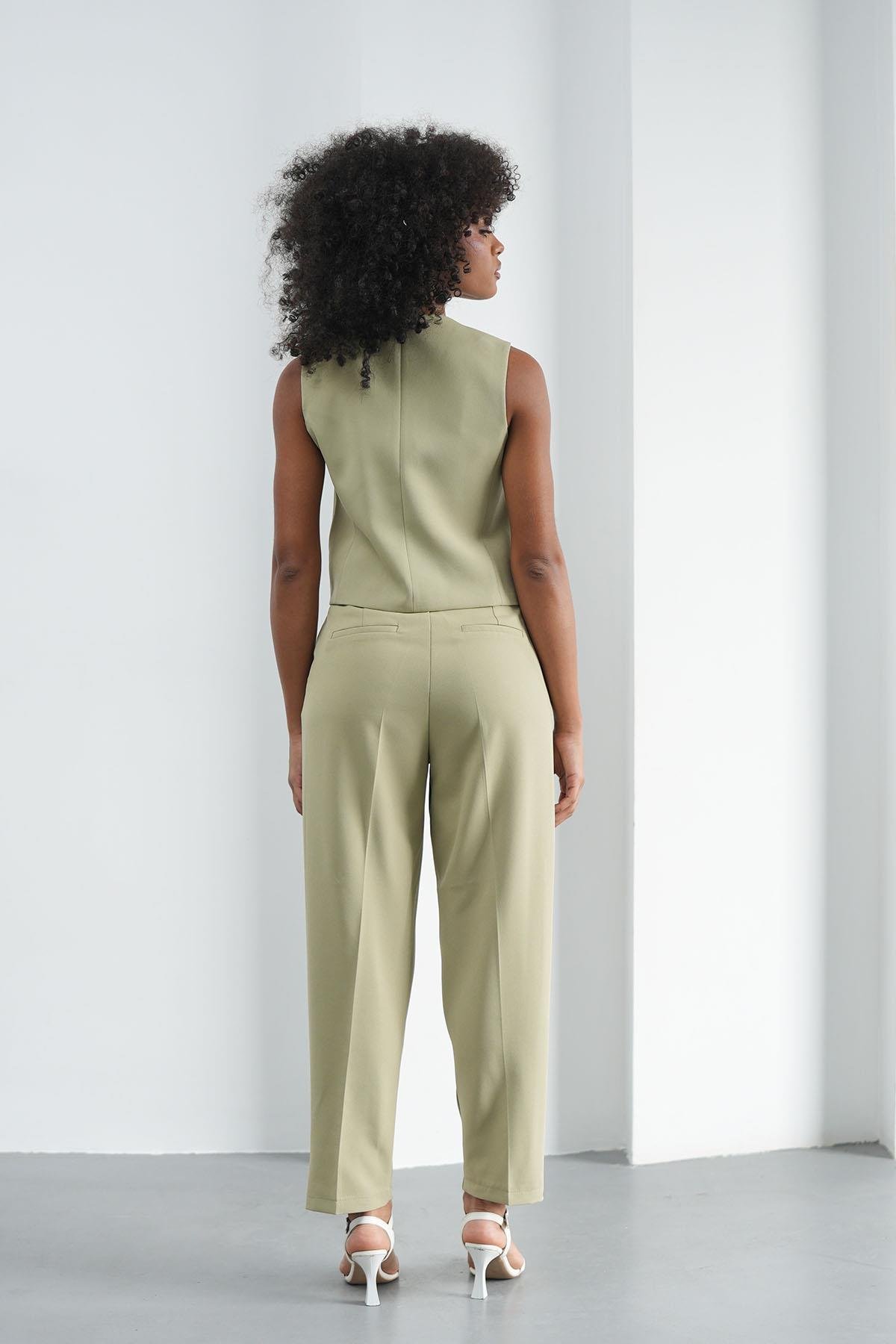 Kelebek Düğmeli Yağ Yeşili YelekHM1336