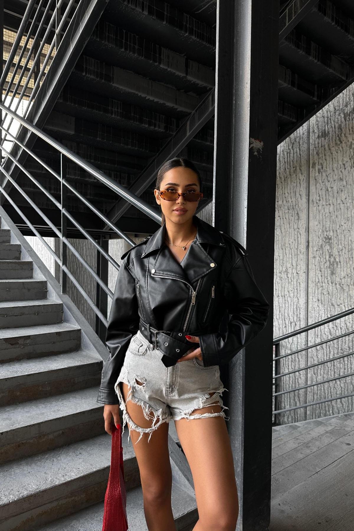 KEMERLİ ÇAKIMLI DERİ CEKET SİYAHHM1326