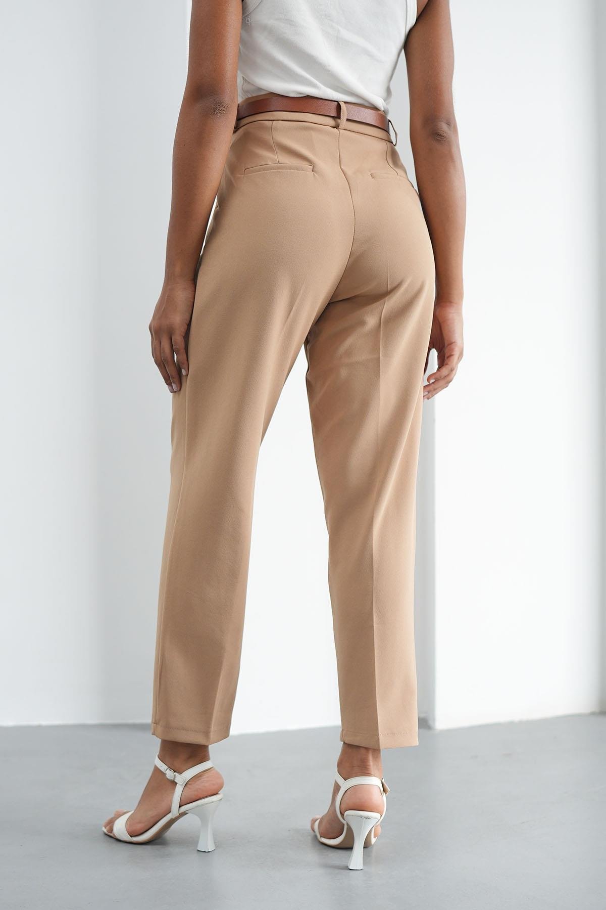 Kemerli Klasik Camel PantolonHM1330