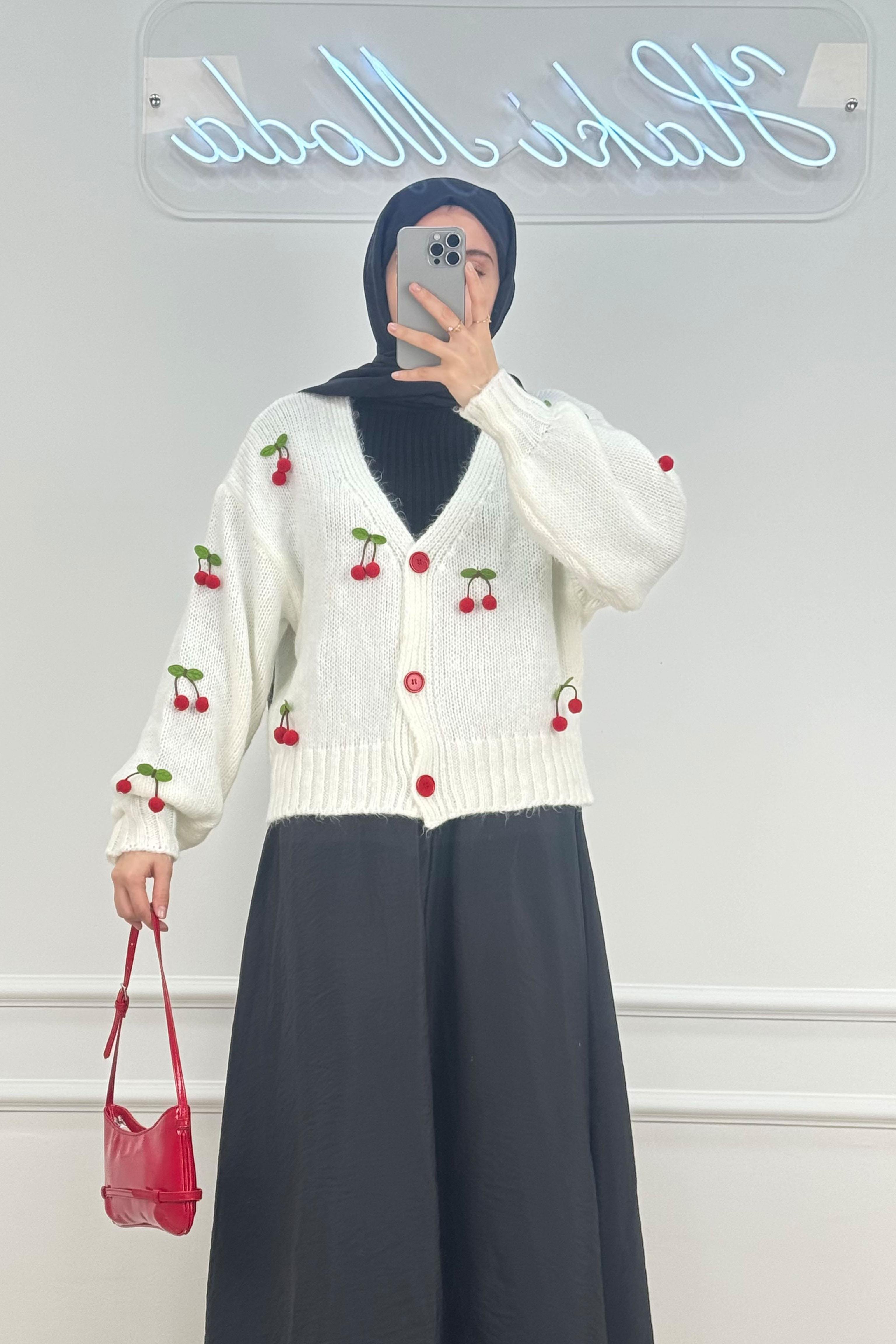 Kiraz Detaylı Ekru HırkaHM1318