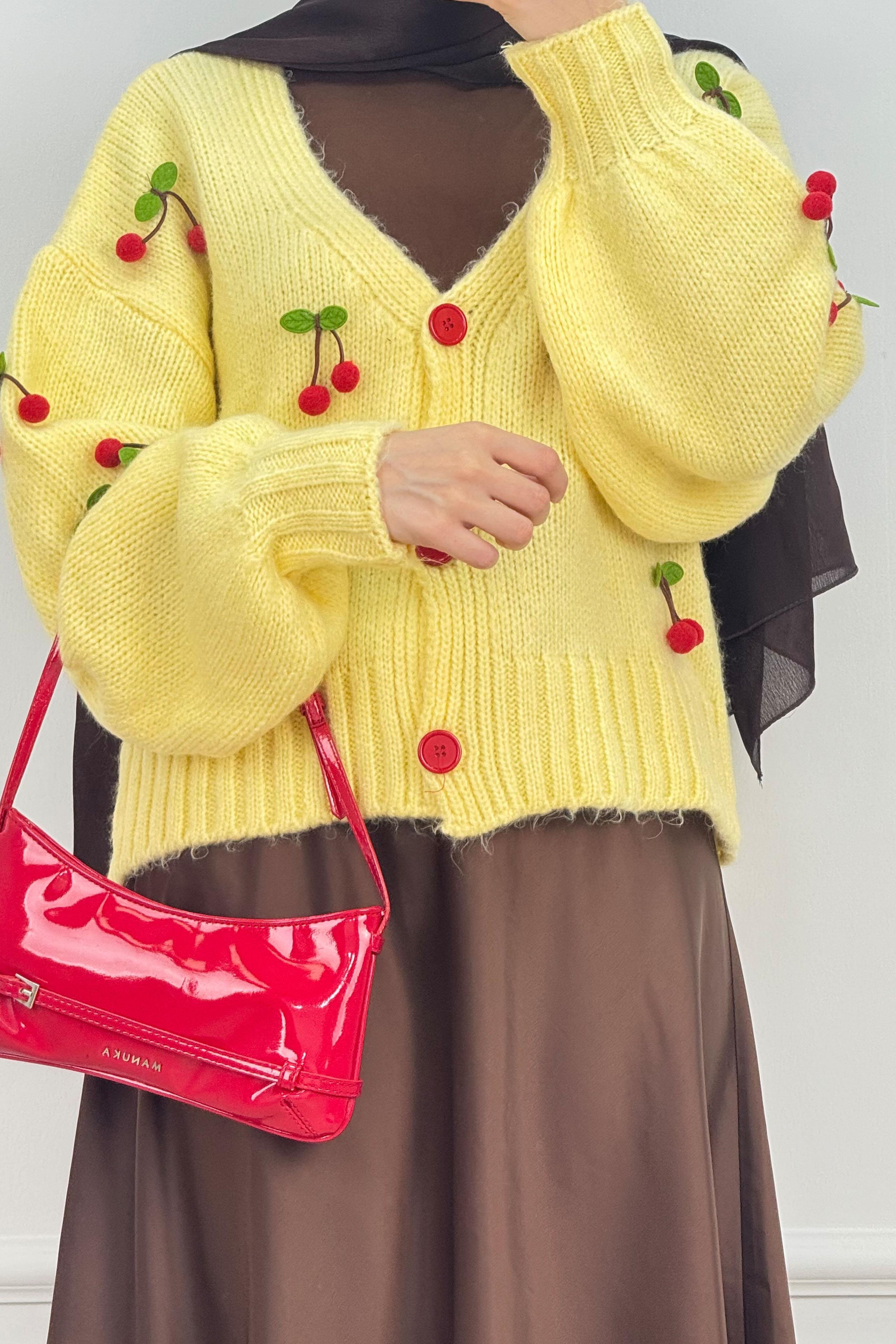 Kiraz Detaylı Sarı HırkaHM1318