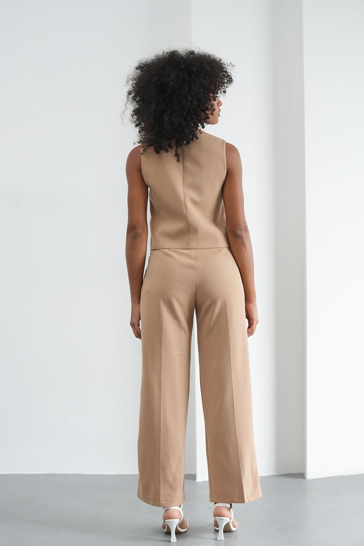 Klasik Düğmeli Camel YelekHM1338