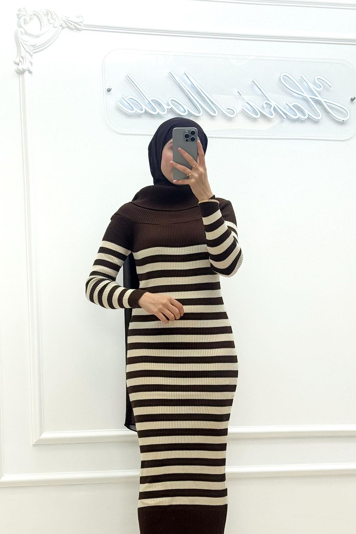 Madonna Yakalı Acı Kahve Triko ElbiseHM3132