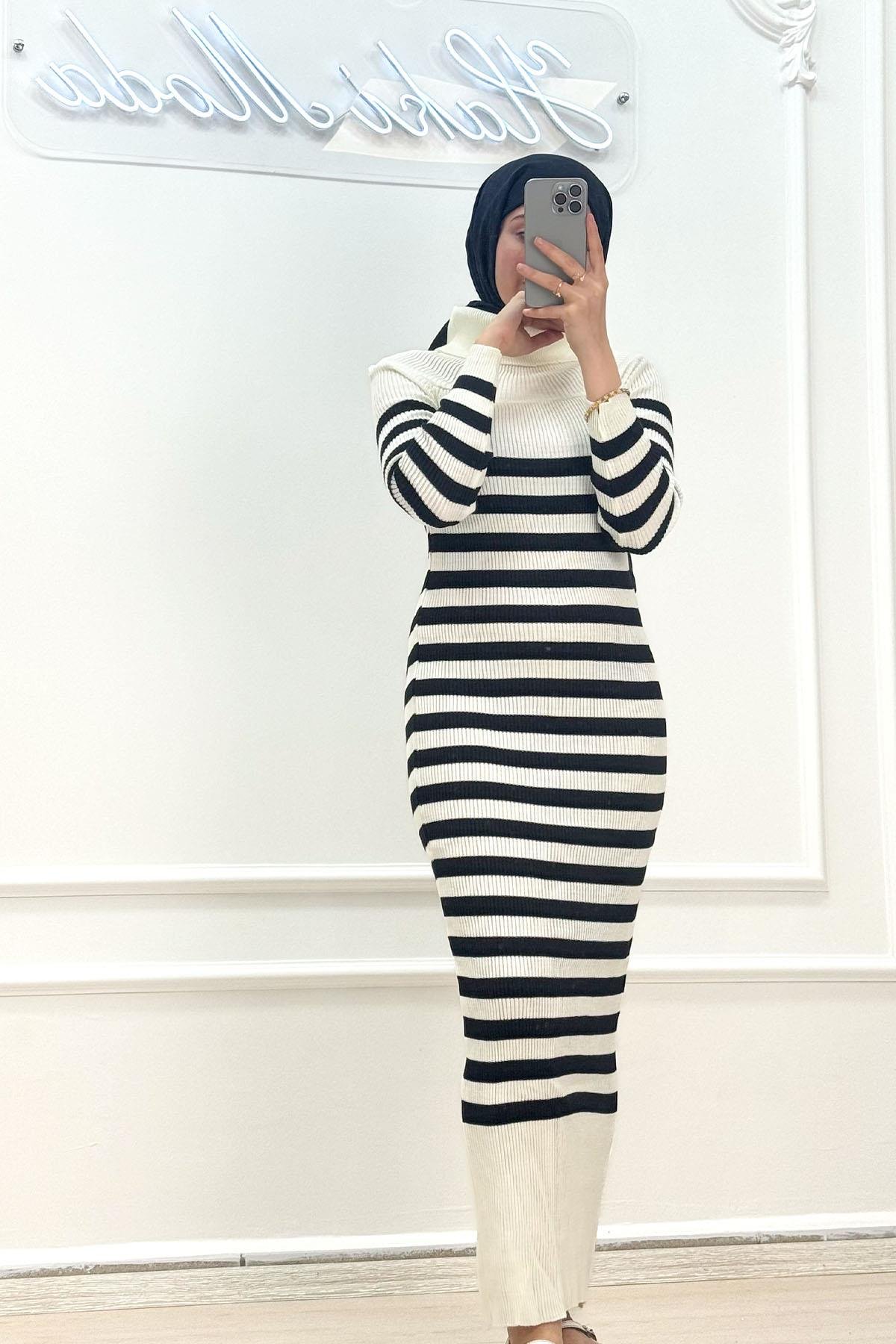 Madonna Yakalı Beyaz Triko ElbiseHM3132