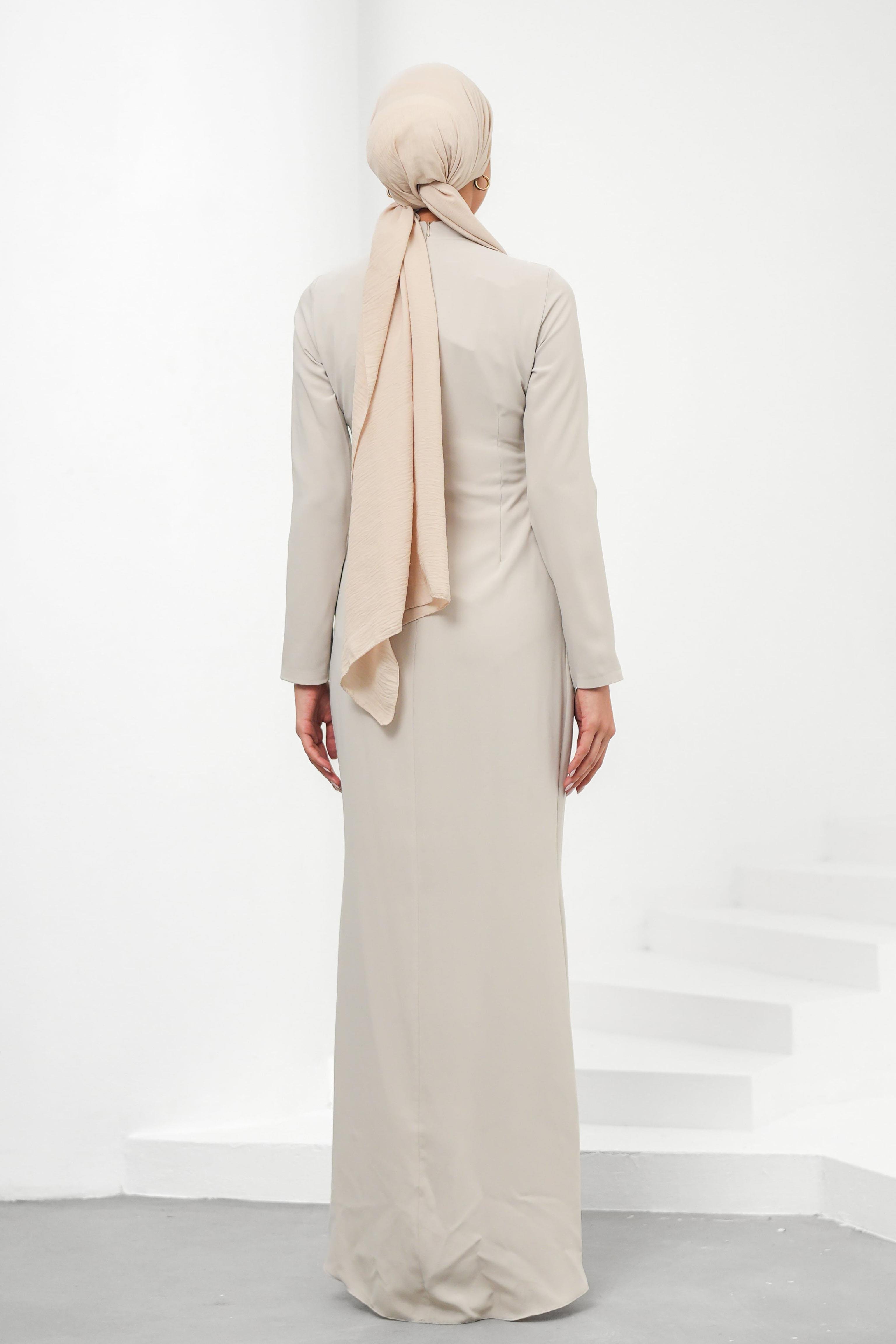 Nevbahar Adriana Krep Bej Tesettür AbiyeLP6316