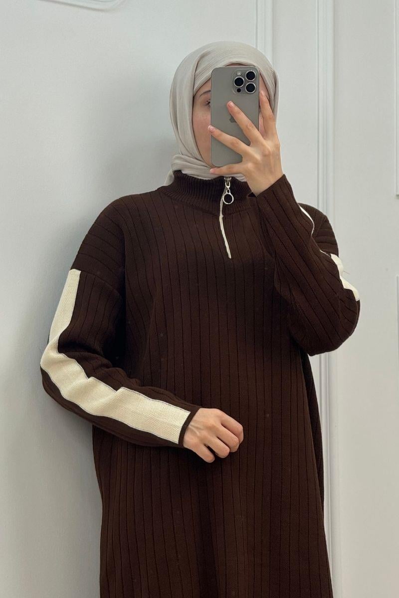 Şerit Detaylı Kahveregi Tesettür Triko TakımHM1343