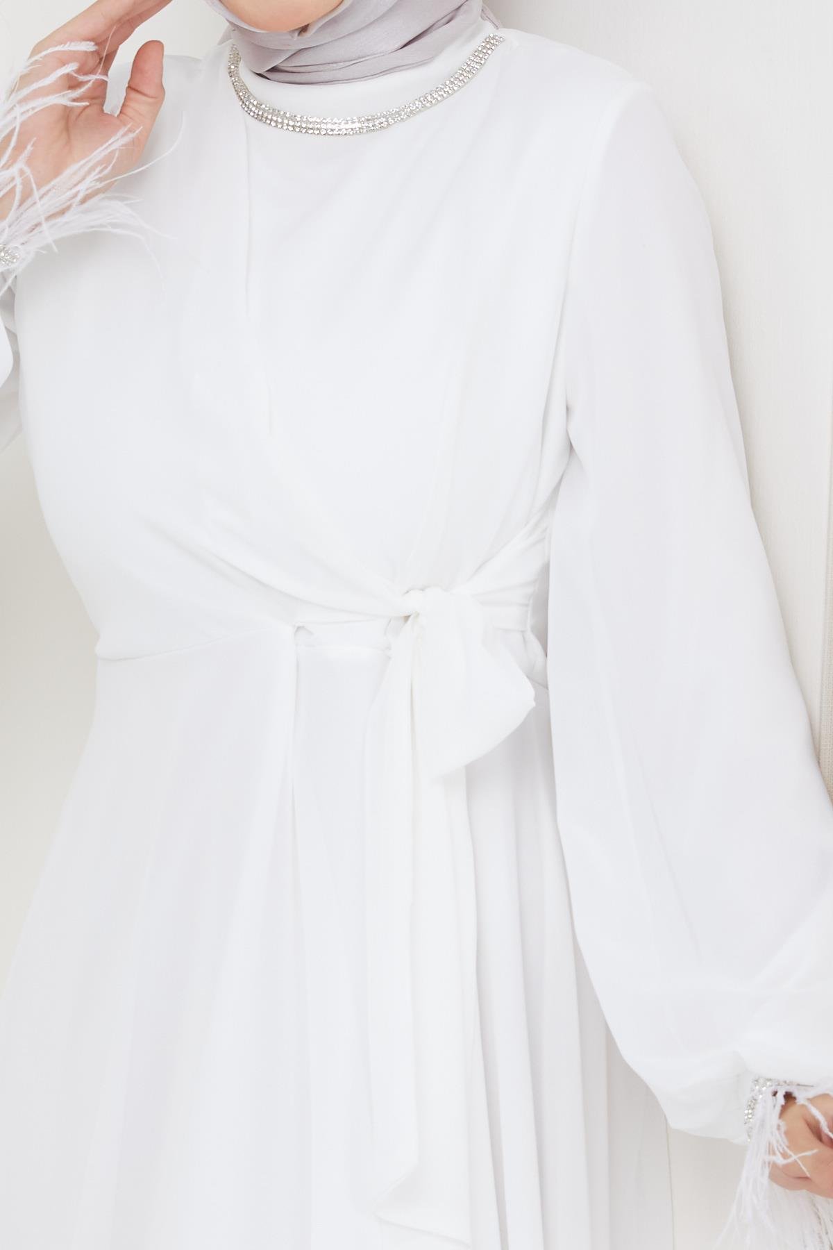 Tesettür Belden Bağlamalı, Taş Detaylı Şifon Abiye BeyazHM5020