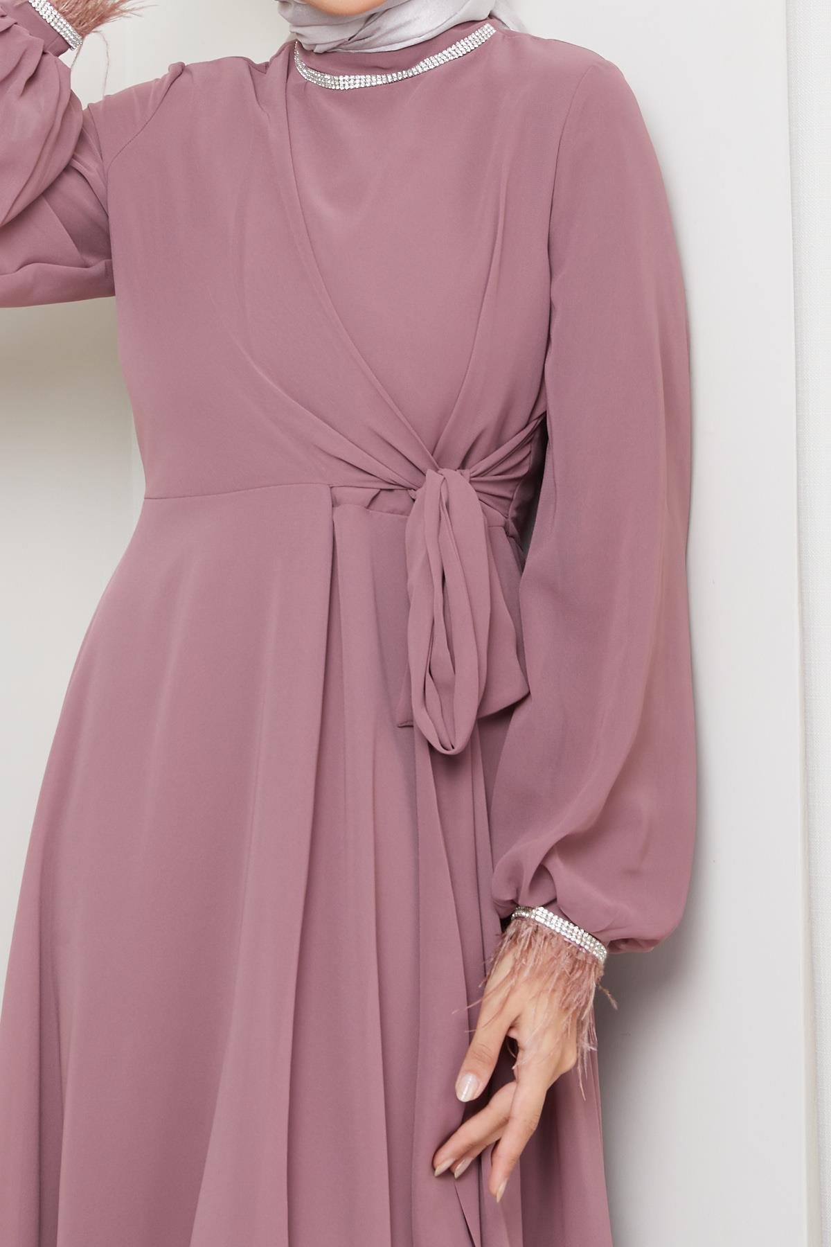 Tesettür Belden Bağlamalı, Taş Detaylı Şifon Abiye Gül KurusuHM5020