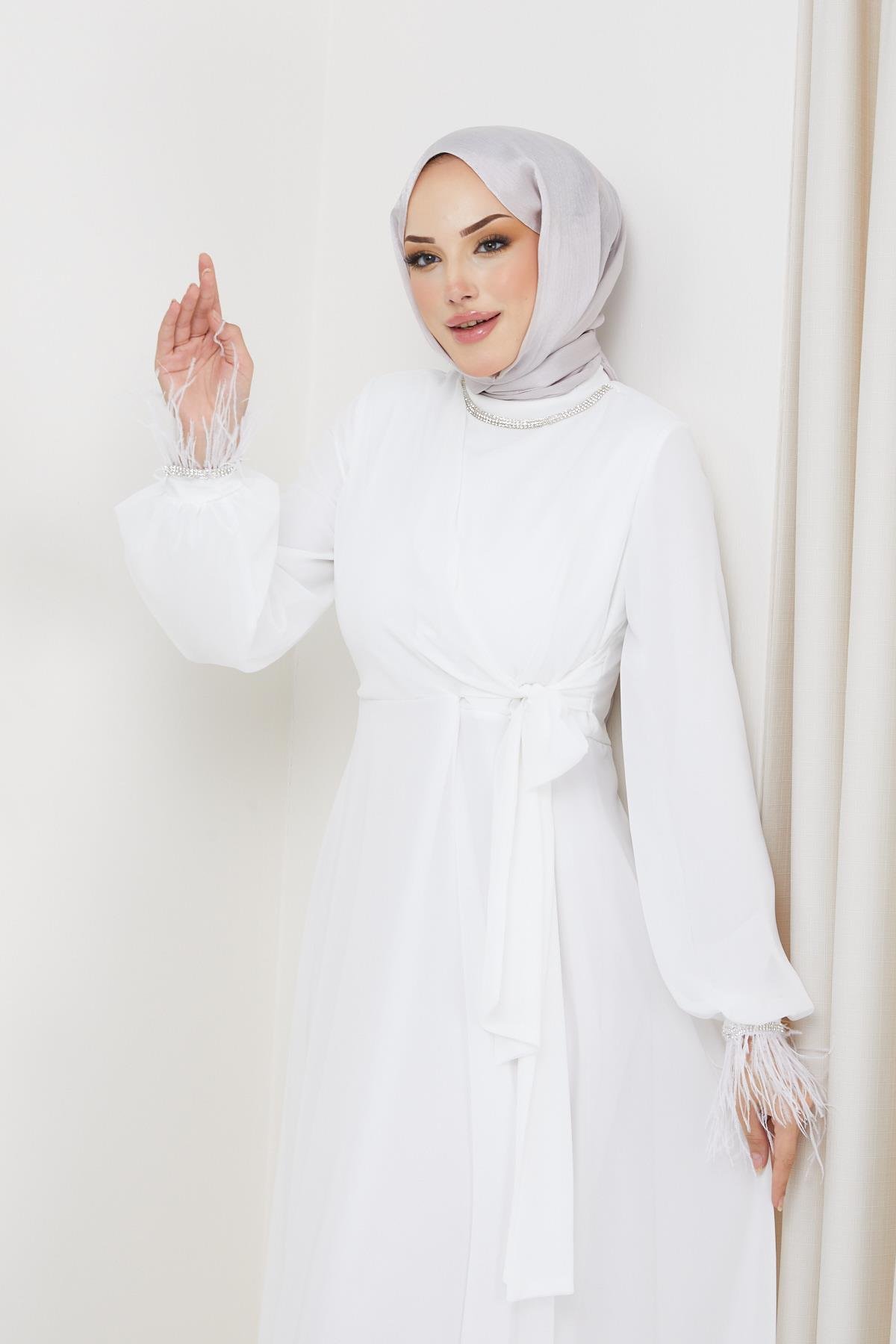 Tesettür Belden Bağlamalı, Taş Detaylı Şifon Abiye BeyazHM5020