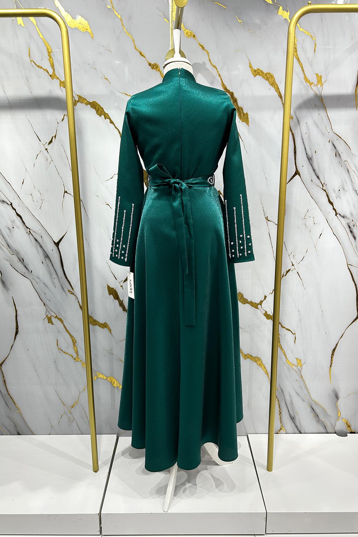 Tesettür Belfin Krep Saten Abiye Zümrüt YeşiliLP6116