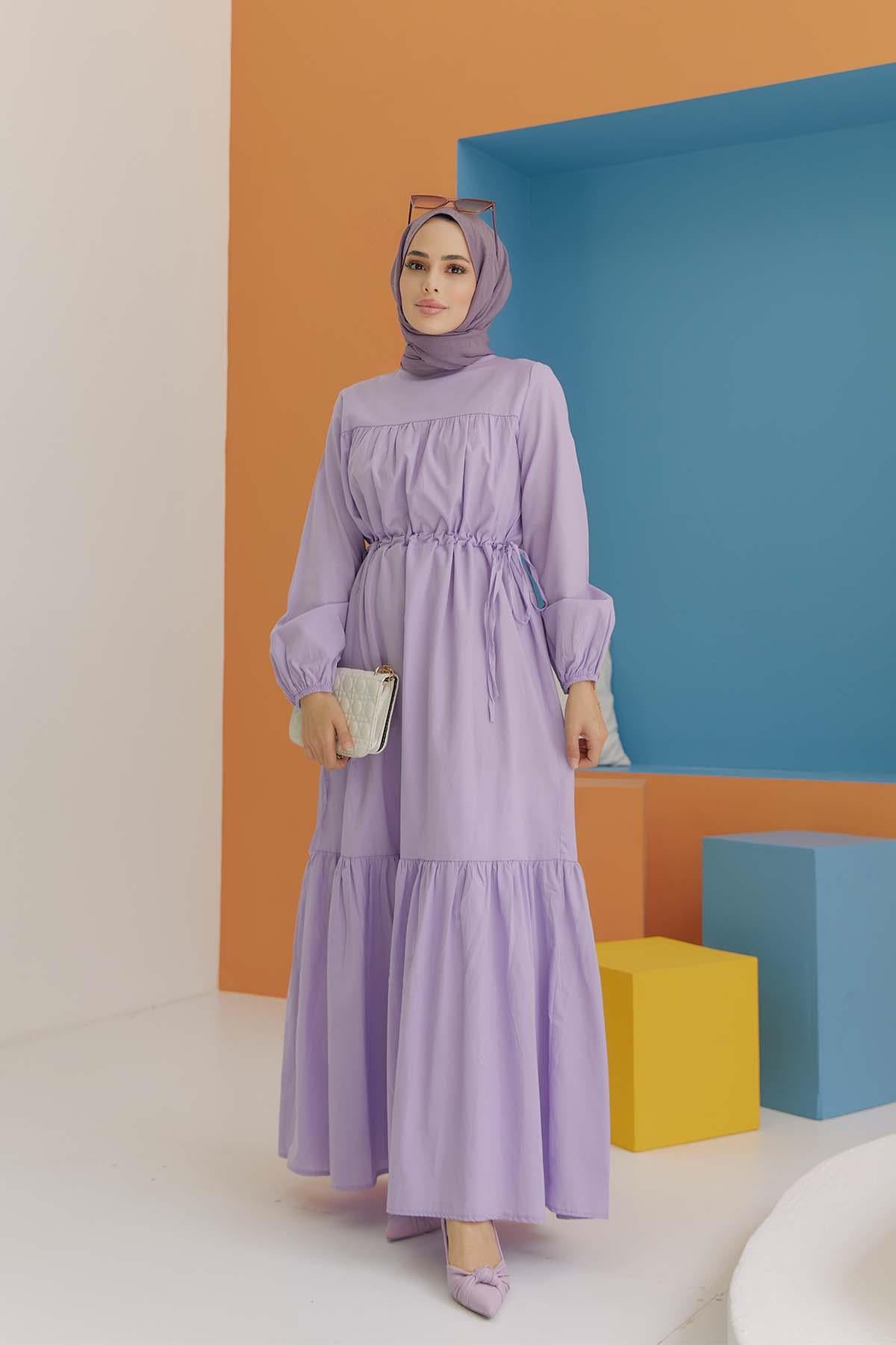 Tesettür Beli Bağcıklı Büzgülü Elbise LilaHM4022