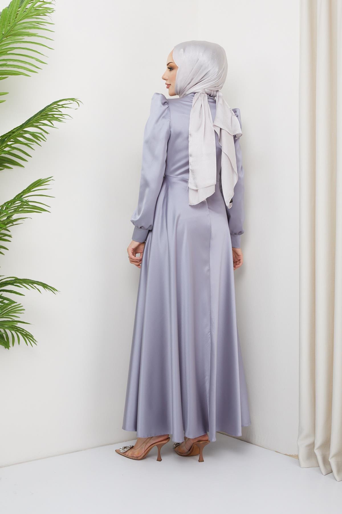 Hijab Bera Beli Stone Decoration Satin Evening GrayHM4102-1