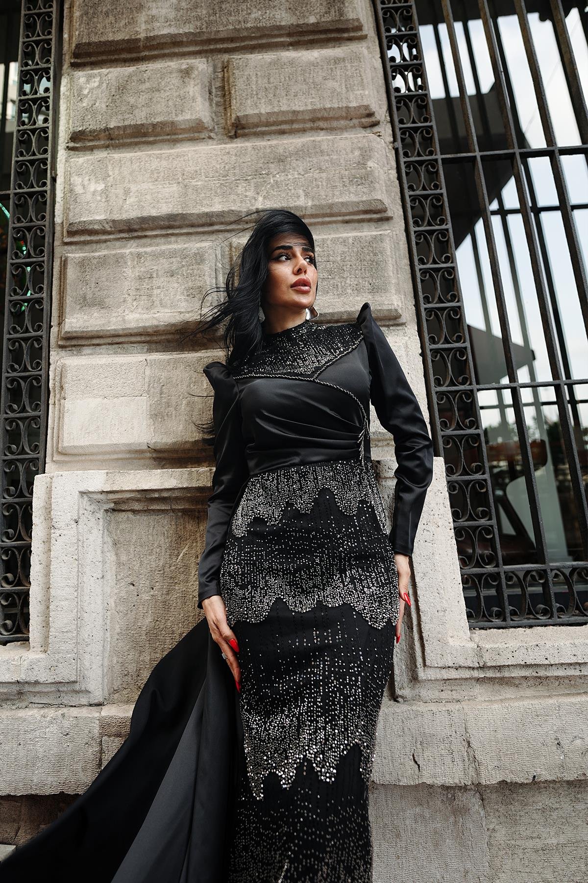 Tesettür Boncuklu Saten Abiye SiyahLP6247