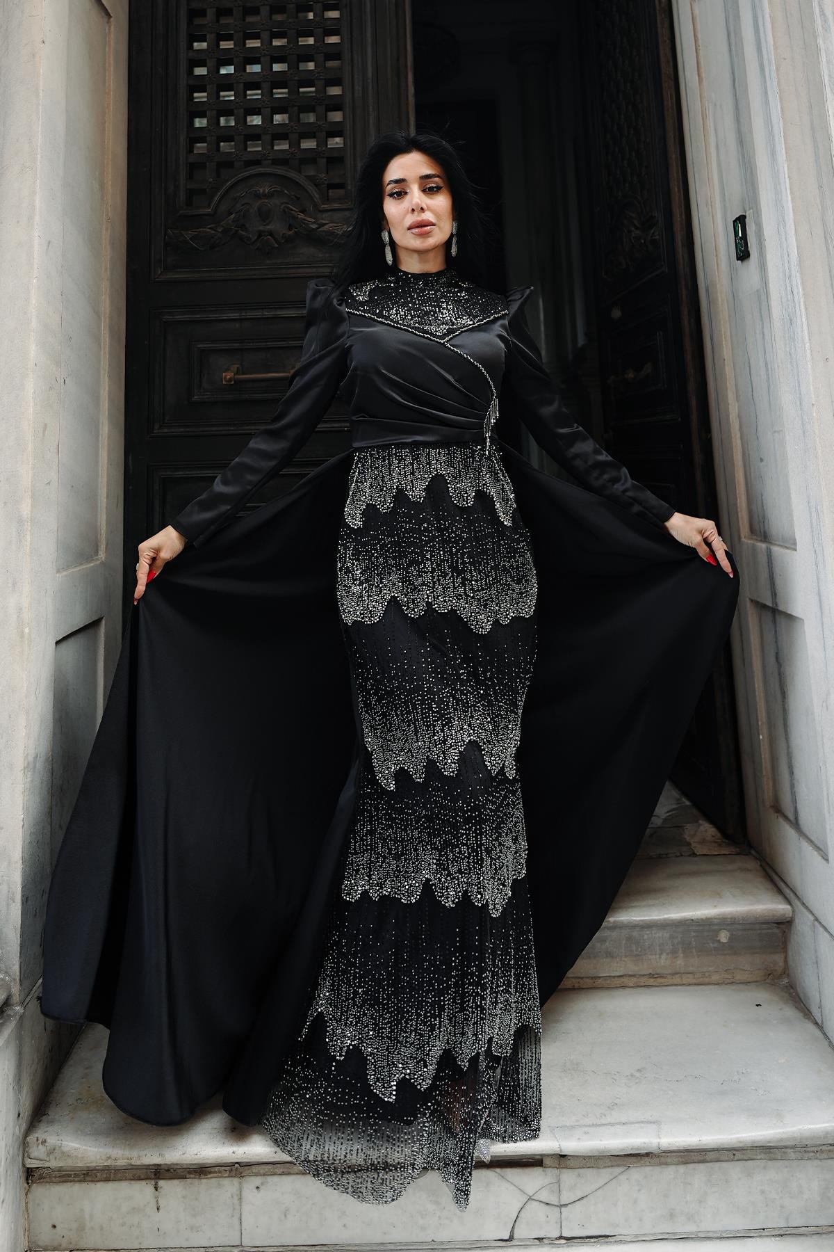 Tesettür Boncuklu Saten Abiye SiyahLP6247