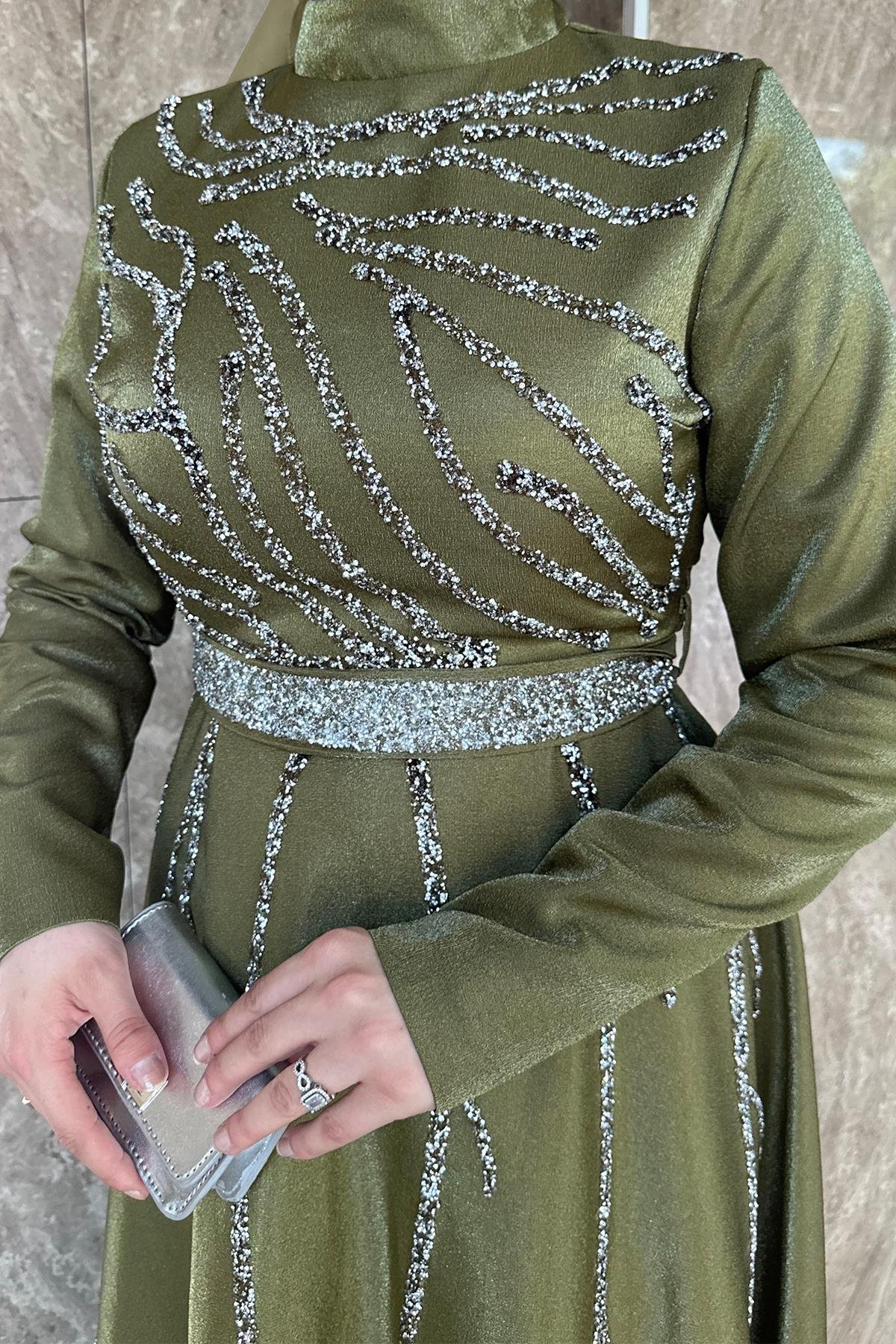 Tesettür Karsu Krep Saten Abiye Zeytin YeşiliLP6076