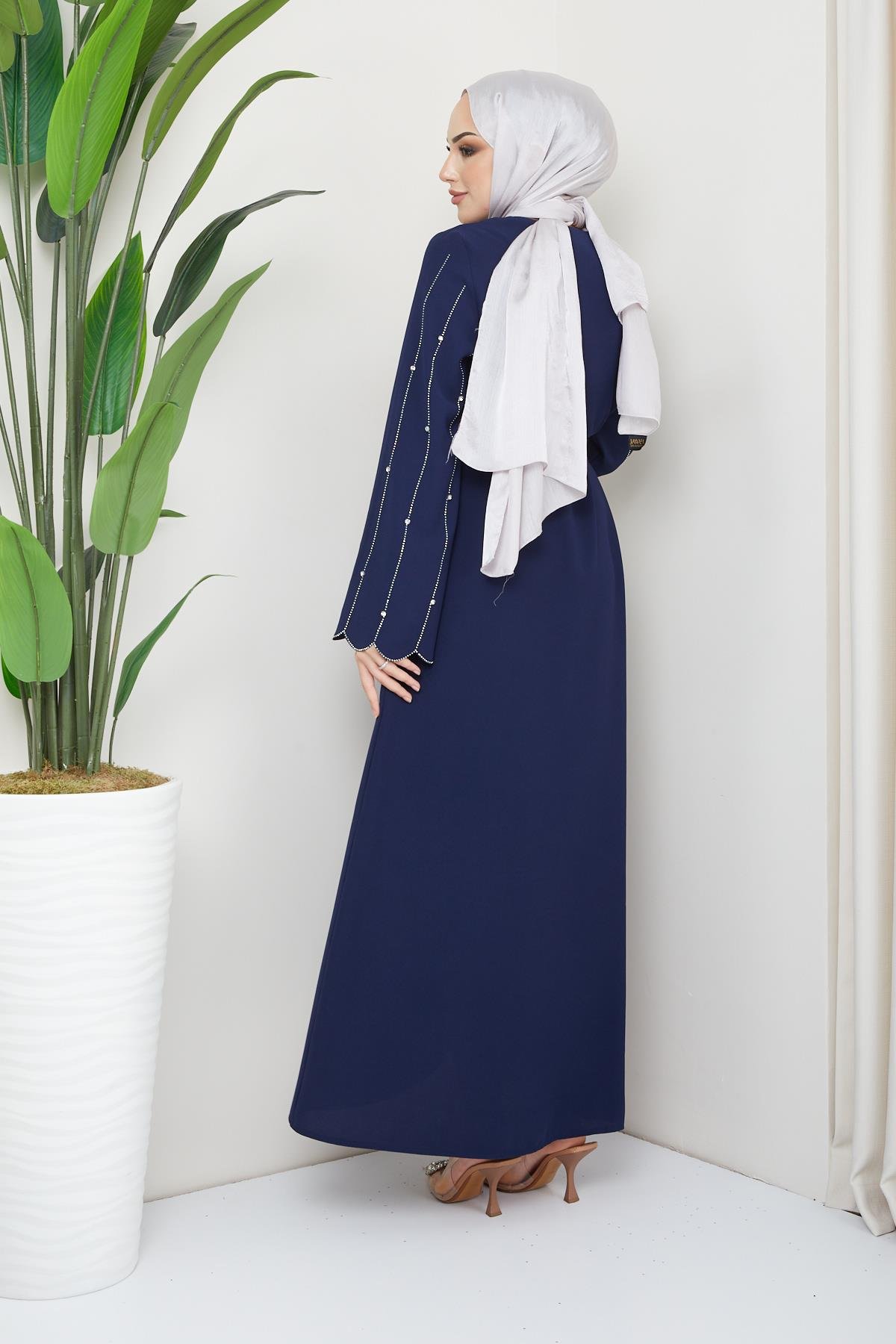 Tesettür Kolları Taş Süslemeli, Düğmeli Krep Elbise LacivertHM4191-1