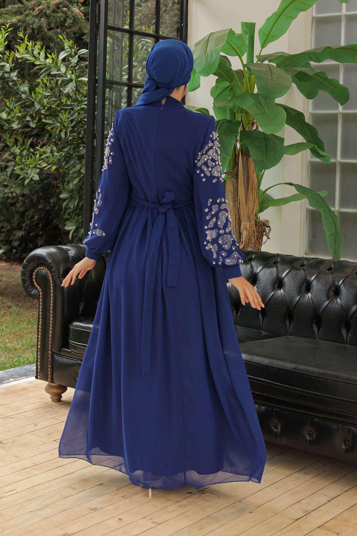 Tesettür Kruvaze Pilise, Kolları Taşlı Şifon Abiye Saks MavisiHM4192