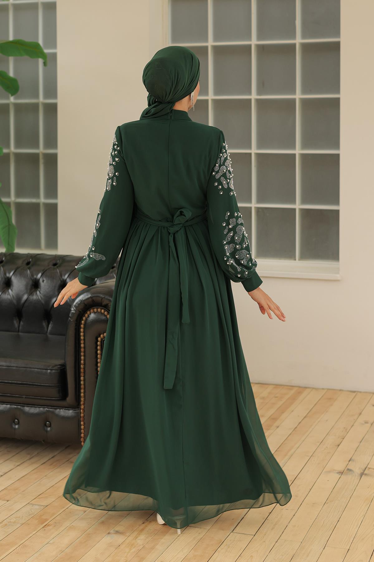 Tesettür Kruvaze Pilise, Kolları Taşlı Şifon Abiye Zümrüt YeşiliHM4192