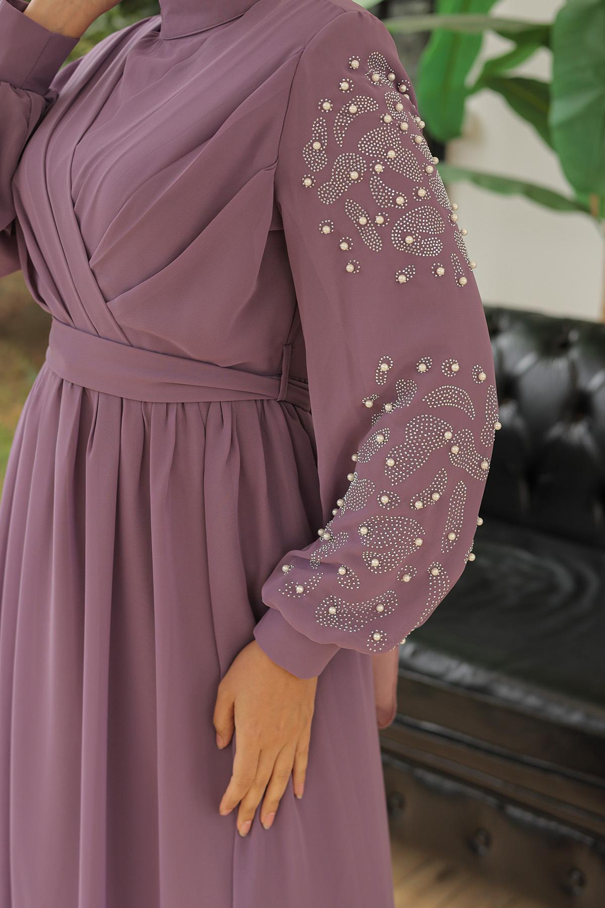 Tesettür Kruvaze Pilise, Kolları Taşlı Şifon Abiye LilaHM4192