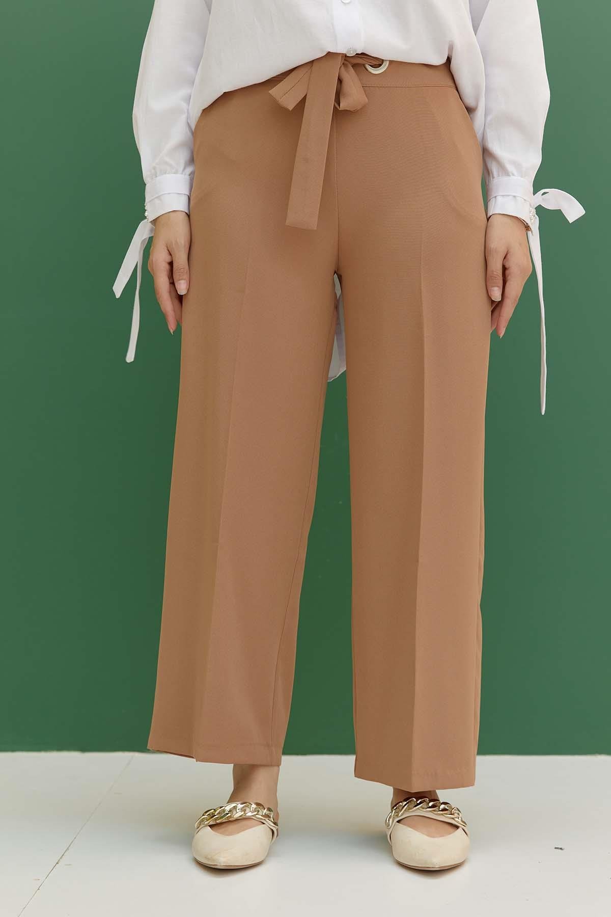 Tesettür Kuşgözü Detaylı Cepli Pantolon CamelHM1843