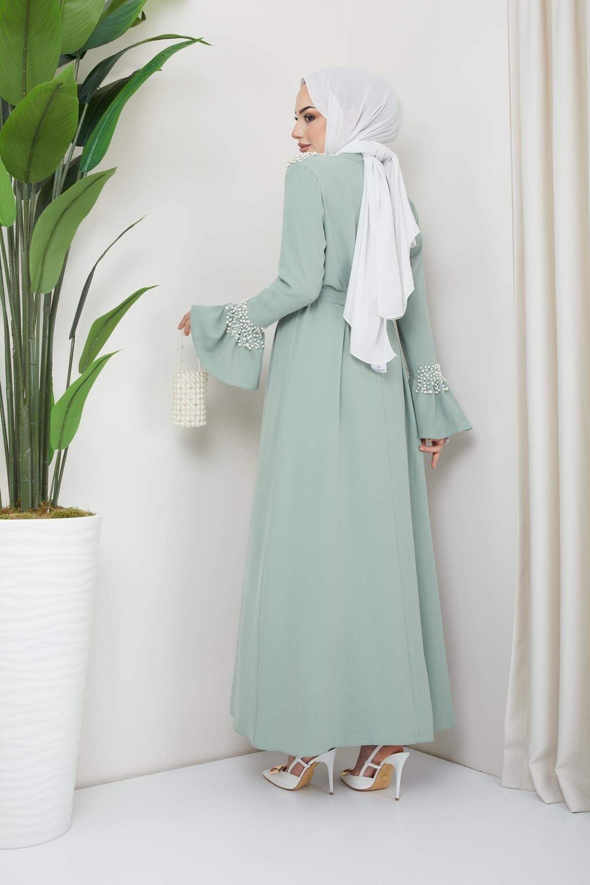 Tesettür Manşeti Volanlı, Taş Detaylı Krep Abiye Mint YeşiliHM4164