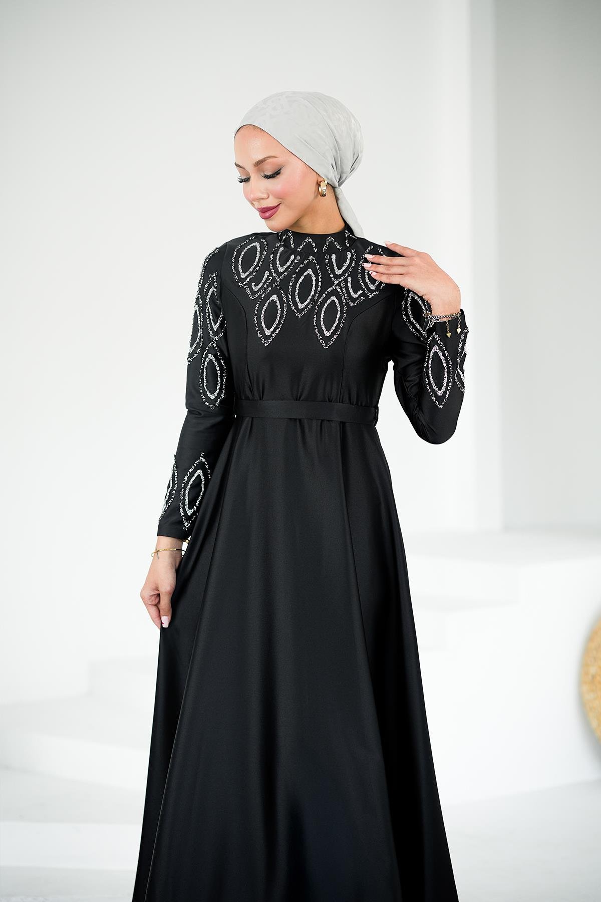 Tesettür Nihan Saten Abiye SiyahLP6309