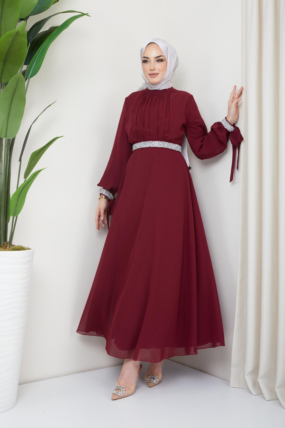 Tesettür Önü Büzgülü Taş Süslemeli Şifon Abiye BordoHM4089