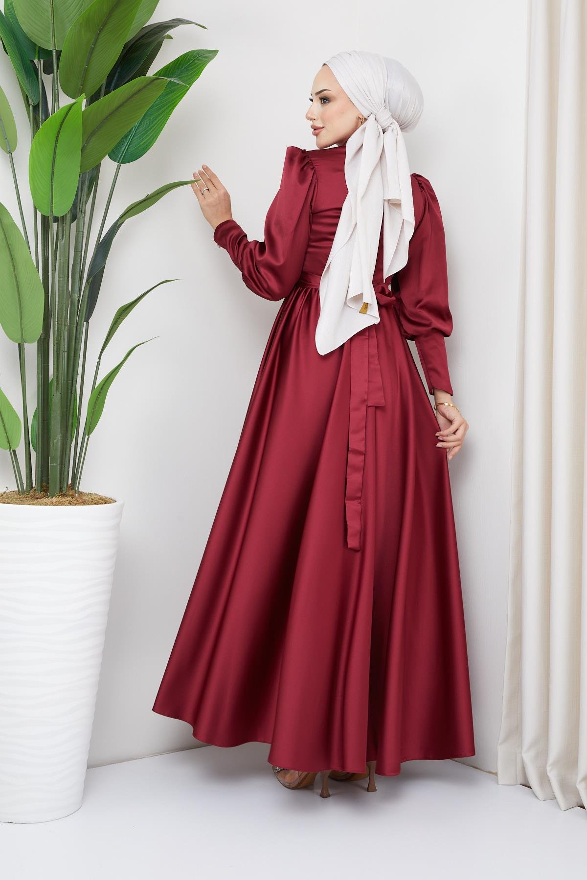 Tesettür Önü Meç Detaylı Saten Abiye BordoHM5018-1