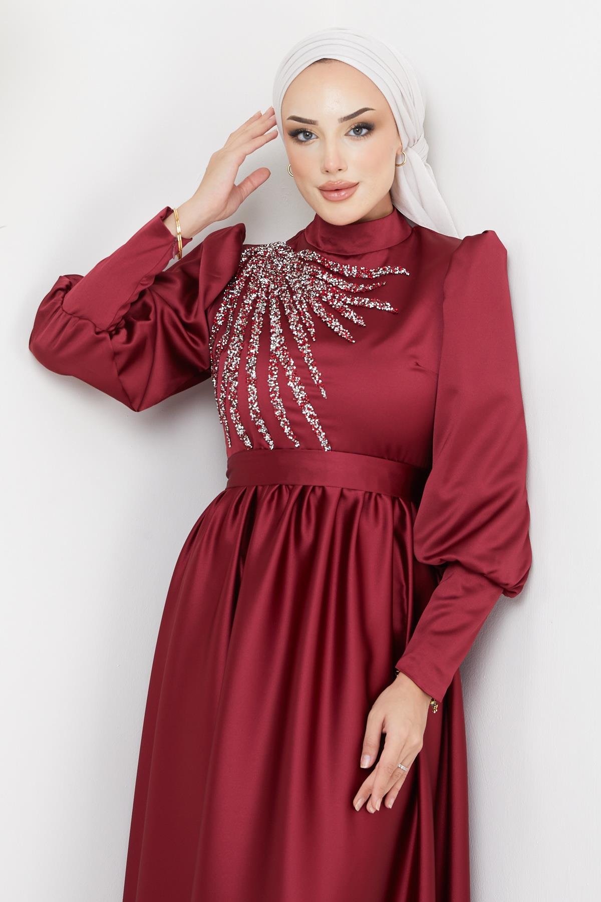 Tesettür Önü Meç Detaylı Saten Abiye BordoHM5018-1