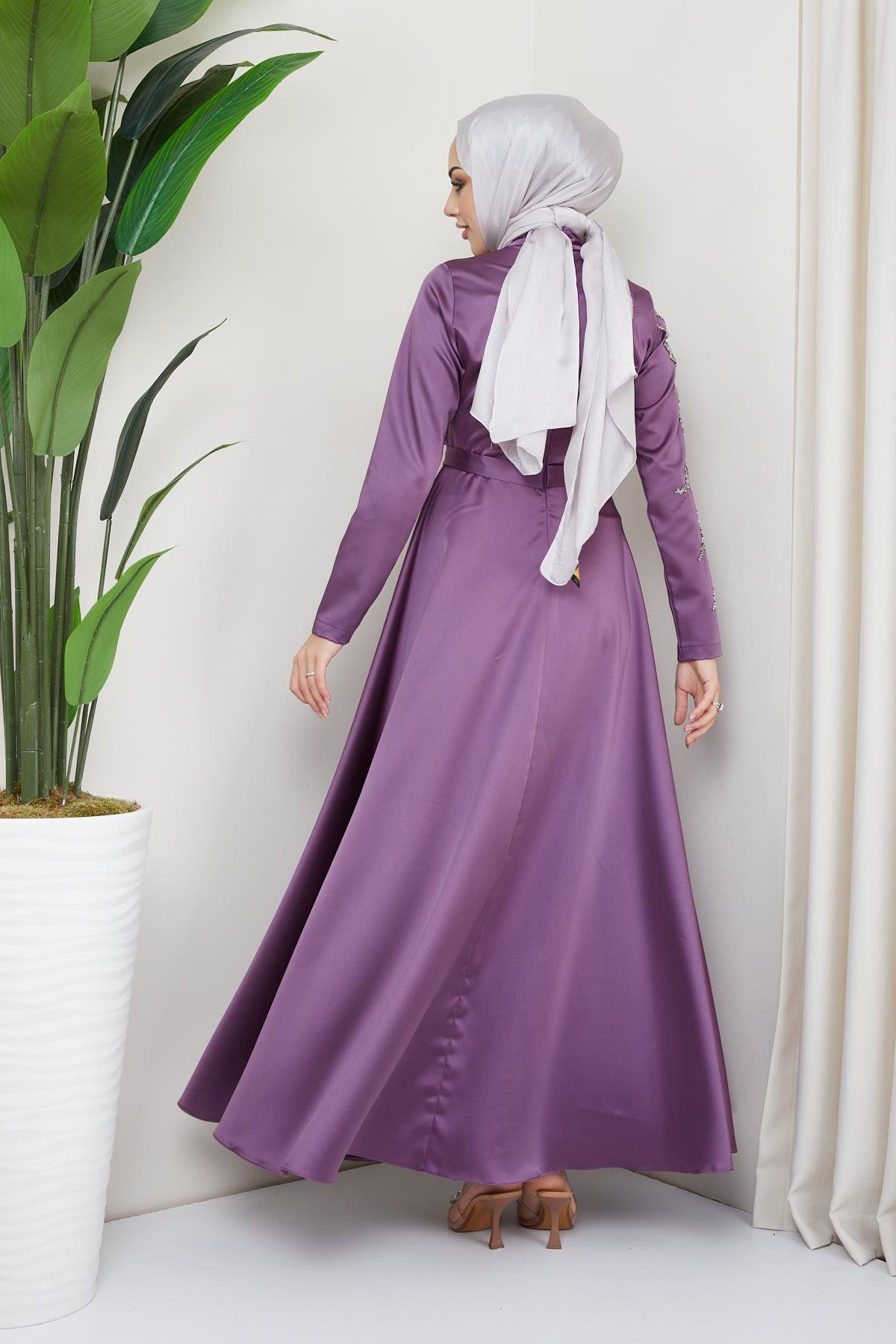 Tesettür Piliseli, Meç Süslemeli Saten Abiye LilaHM4209