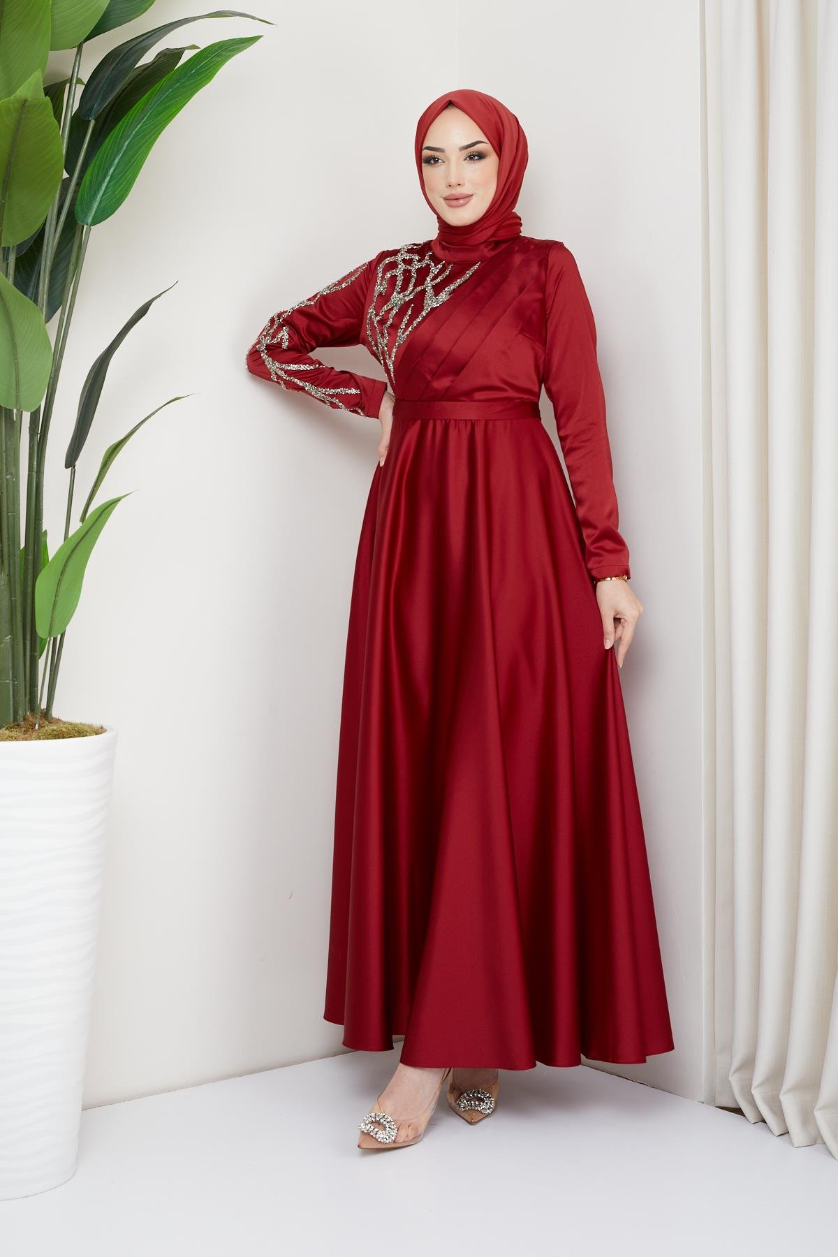 Tesettür Piliseli, Meç Süslemeli Saten Abiye BordoHM4209