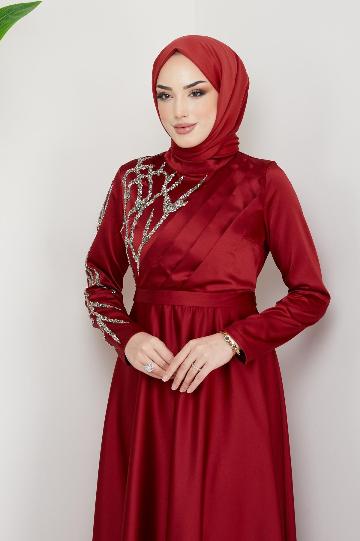 Tesettür Piliseli, Meç Süslemeli Saten Abiye BordoHM4209